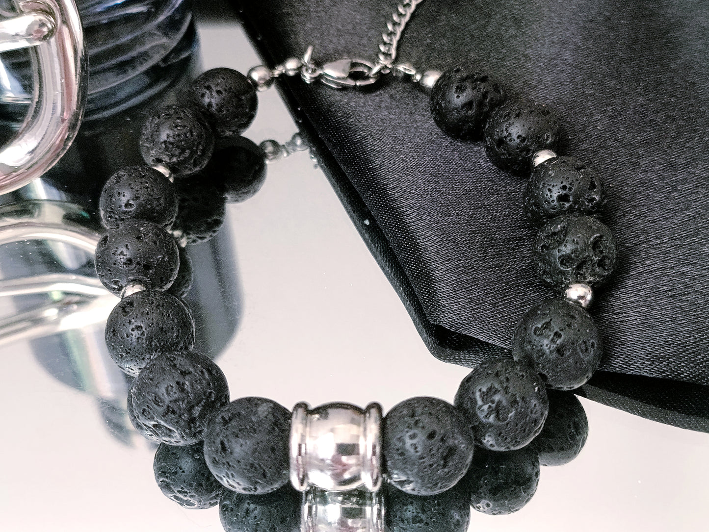 bracelet homme grosses perles acier inoxydable, bracelet homme perles de roche volcanique acier, site de bijoux pour homme pas cher, site de bijoux pour homme de qualité, bracelet homme en roche volcanique et acier inoxydable, bracelet homme original