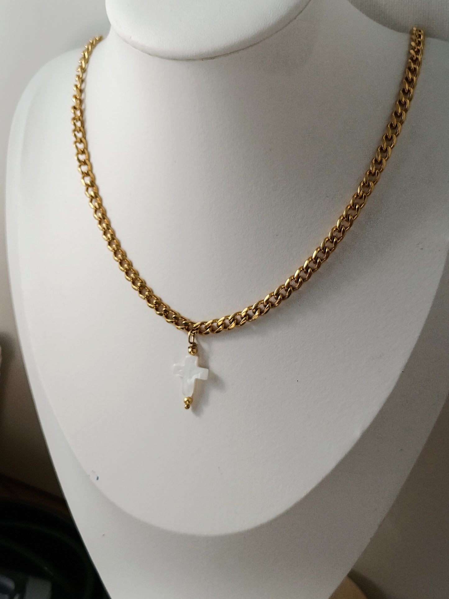 collier pour homme pas cher, site de bijoux pour homme pas cher, site de bijoux pour homme tendance, site de bijoux pour homme en acier inoxydable, collier pour homme croix catholique, collier pour homme catholique, site de bijoux catholiques, unique by m, créateur de bijoux, marie claire, rêveuse créatrice de bijoux, aparanjan, bijoux brigitte, adalima, delami,