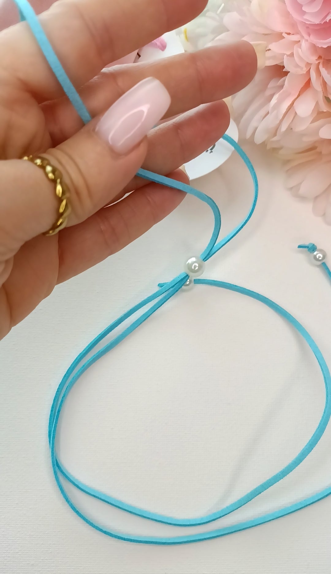 collier à cordon long et perles femme, collier à cordon noir et perles femme, collier à cordon bleu femme , collier à cordon rose femme, collier à cordon long, bijoux printemps été 2026 pas chers , bijoux printemps été 2026 de qualité, site de bijoux de créateur pas cher, site de bijoux pas cher été 2026, collier à cordon été 2026 fantaisie, bijoux de créateur fantaisie français, bijoux colorés 2026