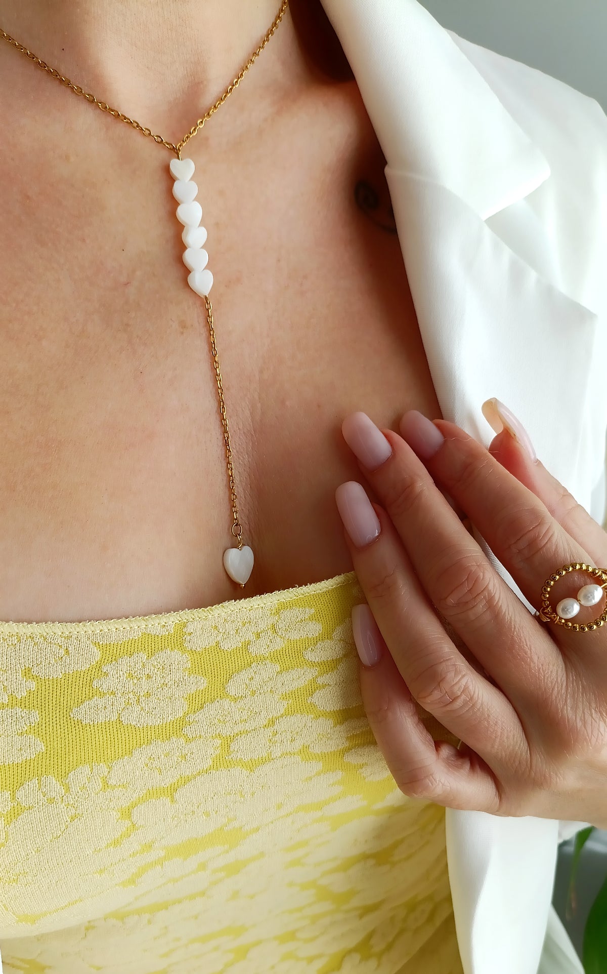bijoux de créateurs français, bijoux en acier inox hypoallergéniques, site de création de bijoux français pas chers, bijoux de créateurs français pas chers, bijoux de créateur pas cher français, bijoux artisanaux français, collier femme été 2026, collier femme fantaisie pas cher, collier femme fantaisie de créateur français, collier femme hypoallergénique, collier femme avec de la nacre, collier femme acier inox et de la nacre, collier femme coeurs en nacre pas cher, collier femme petits coeurs en nacre