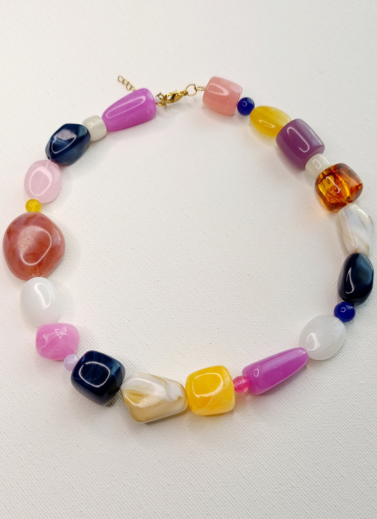 collier femme grosses perles, collier femme grandes perles, collier femme grosses perles colorées, collier femme grandes perles colorées, collier sezanne, collier grosses perles de couleur, collier femme vintage, collier femme années 70, collier femme années 80, collier femme années 90