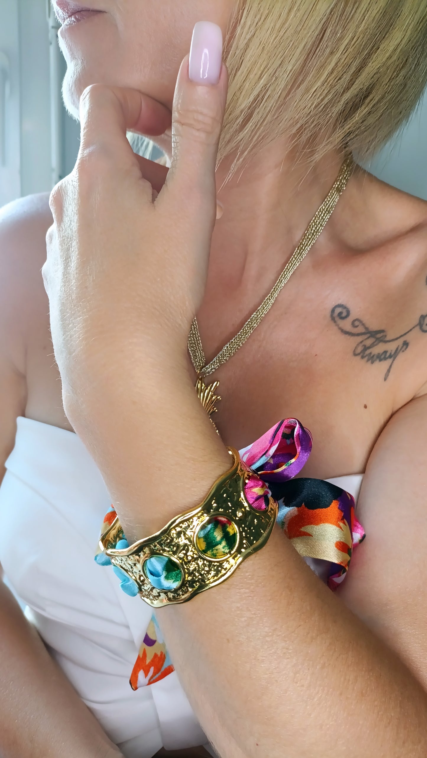 Bracelet Quelque soit la saison, bleu clair / Jonc Acier inoxydable et tissu coloré