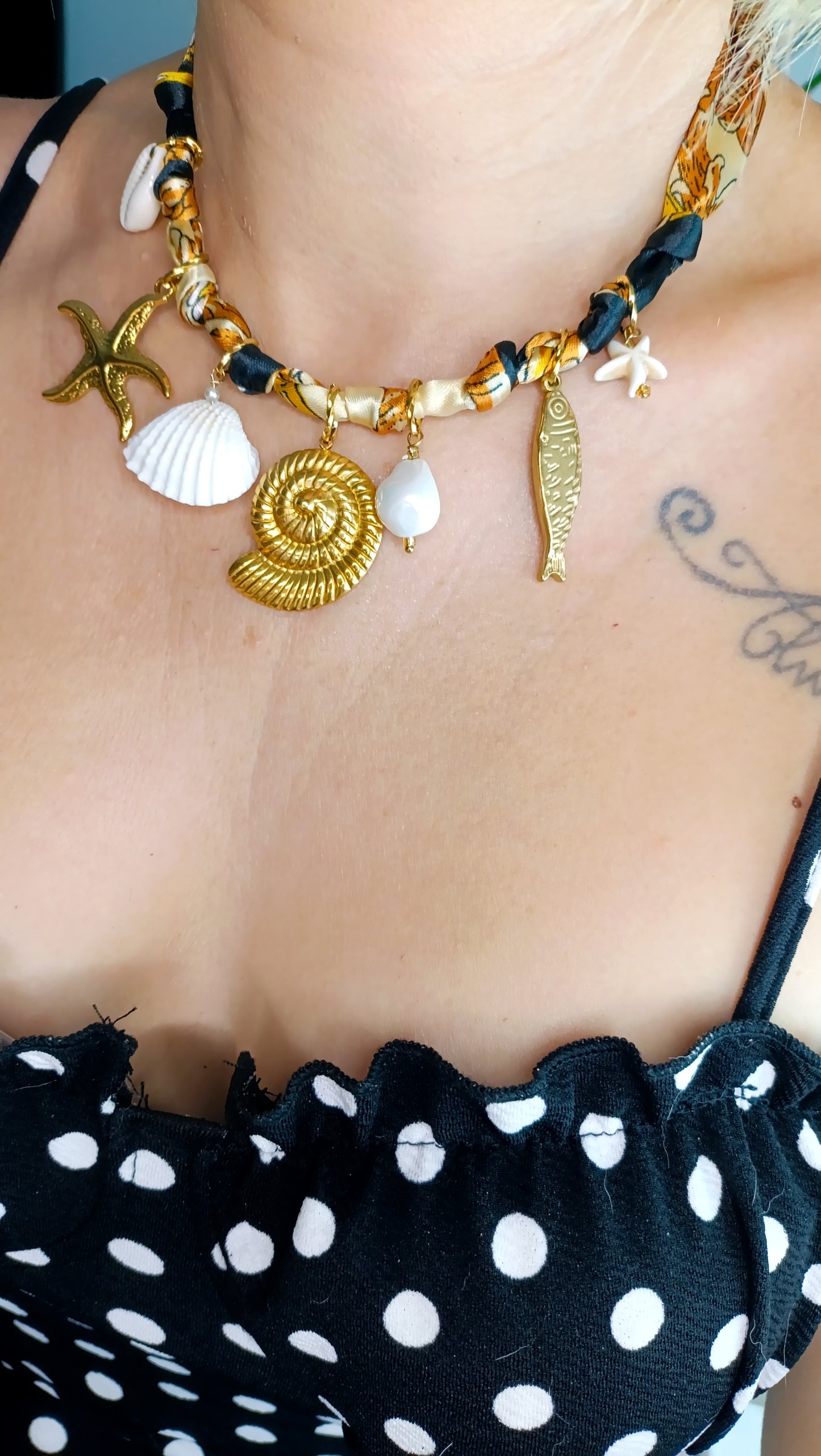 collier foulard femme, collier foulard à breloques, collier foulard à charms, collier foulard à pendentifs en acier inox, collier foulard fantaisie, collier foulard pas cher, collier foulard original, collier foulard fait en france, collier foulard de créateur, collier foulard abordable, bijoux en acier inoxydable pas cher, bijoux en acier inoxydable de qualité, meilleur site de bijoux de créateur en acier inox, meilleur site français de bijoux en acier inox, bijoux français rares
