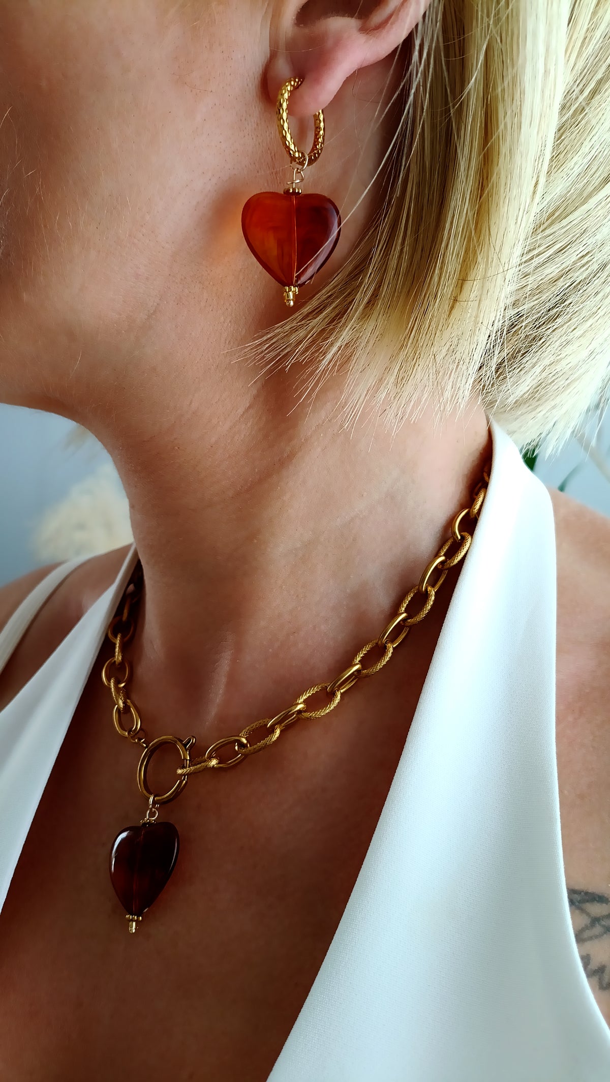 collier de créateur rodez, bijoux fantaisie rodez, bijoux de créateur rodez, bijoux acier inox rodez, bijoux faits main rodez, collier acier inox et coeur ambre pas cher, bijoux fantaisie pas cher rodez, collier grosse maille pendentif coeur ambre, collier marron, collier pendentif coeur ambre
