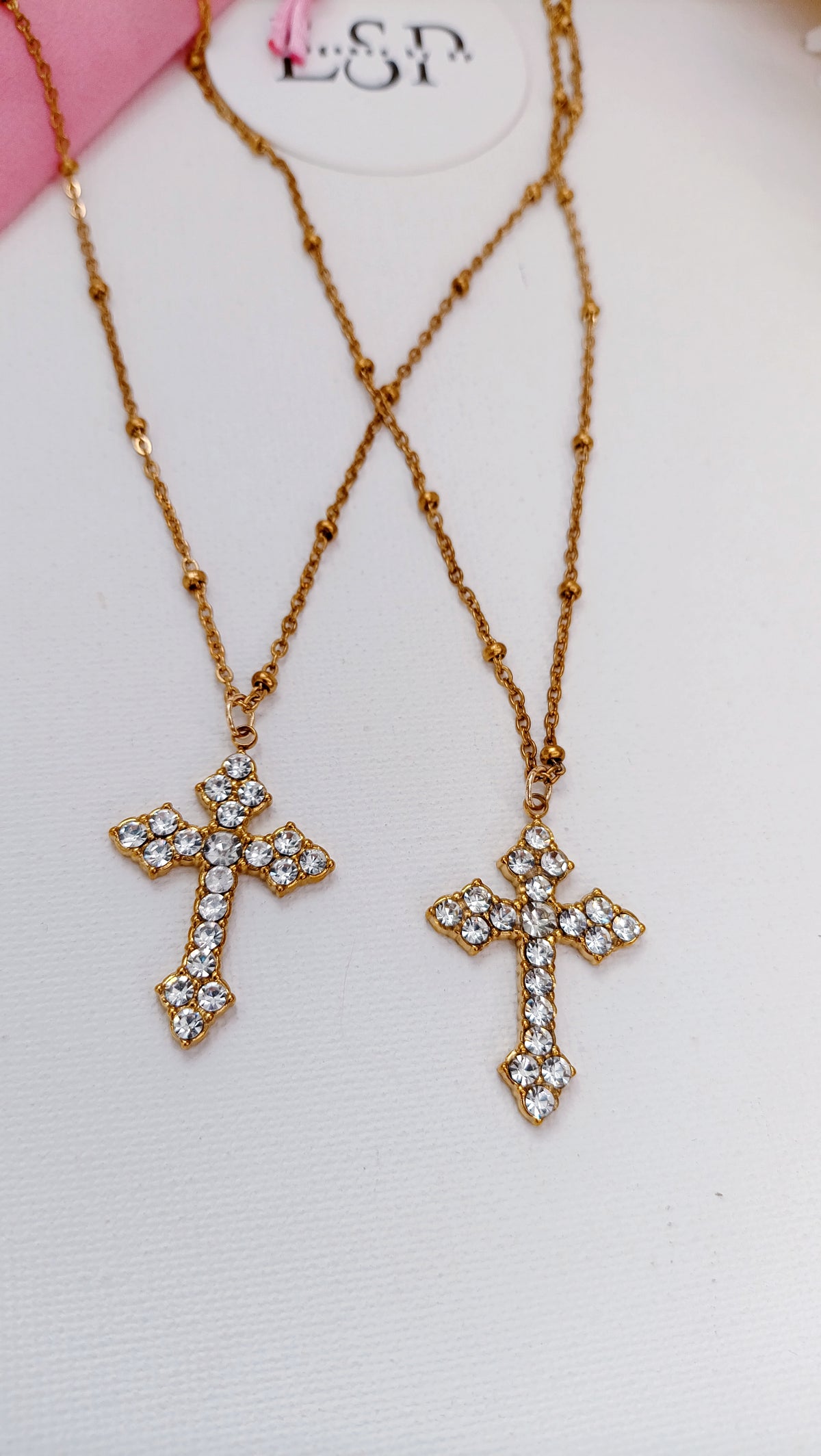 Colier catholique femme, collier chrétien femme, collier lourdes femme, collier catholique en acier inoxydable, collier chrétien femme en acier inoxydable, bijoux fantaisie rodez, bijoux de créateur rodez, bijoux artisanaux rodez
