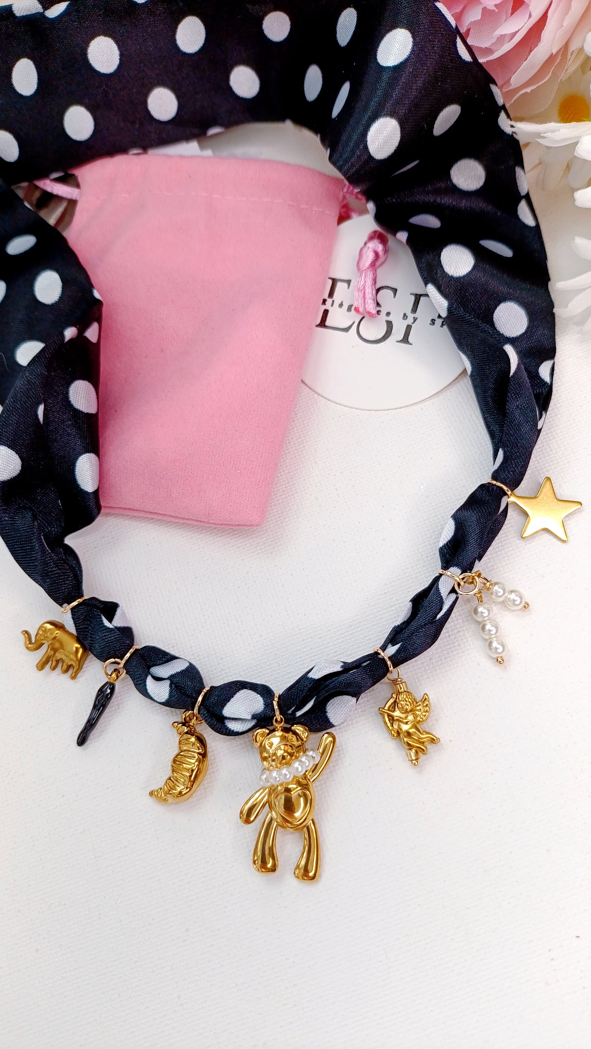 Collier Elégance noir / Acier inoxydable, foulard