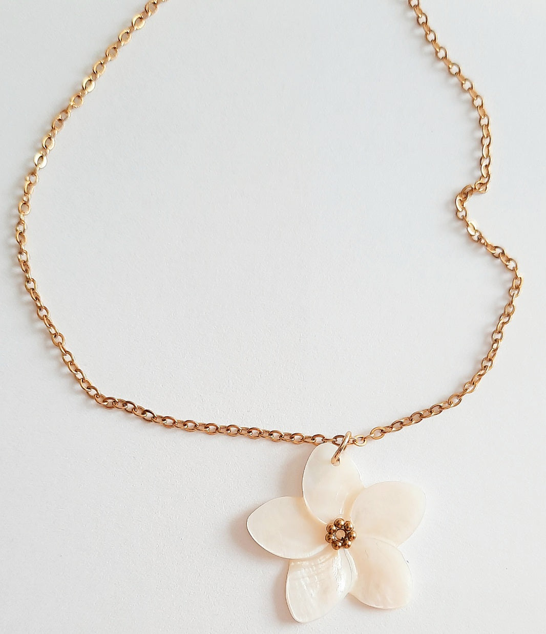 Collier White