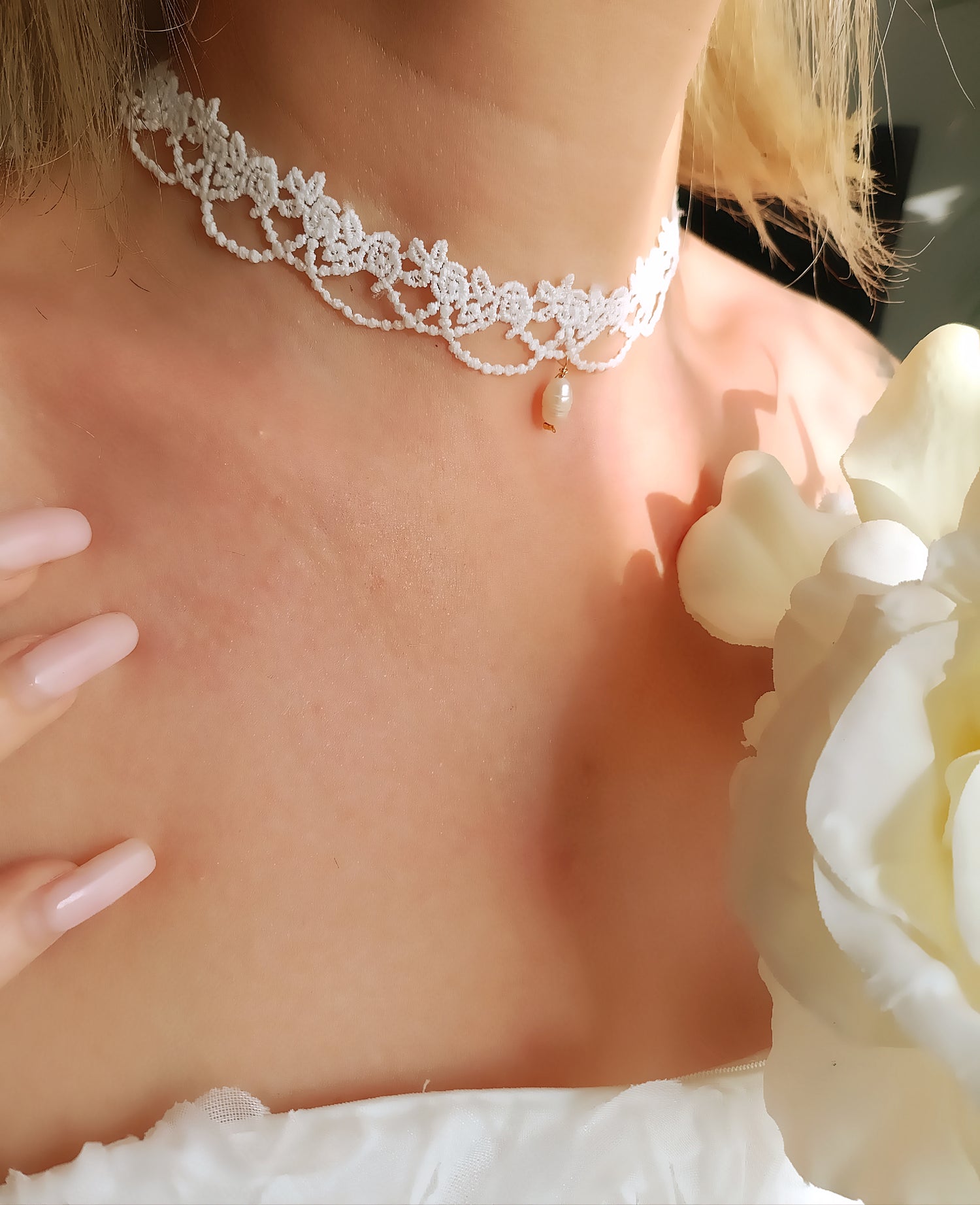 bijoux de mariée, collier mariage femme, collier mariage dentelle, collier mariée en dentelle, ras de cou en dentelle et perle d'eau douce, bijoux de mariée pas cher, bijoux de mariée rare, collier de mariée unique, zag, unique by m, aparanjan, rêveuse créatrice de bijoux, aprizo