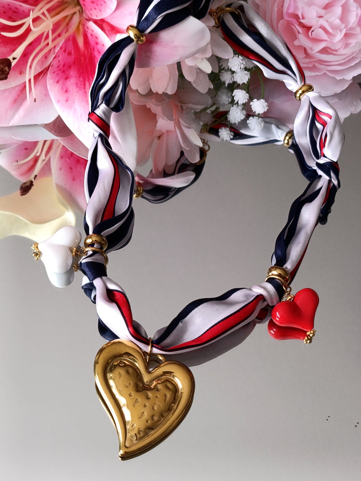 collier foulard femme tendance, collier foulard femme pas cher, collier femme foulard original, collier foulard tendance, collier foulard 2025, collier été femme 2025, meilleur site de bijoux fantaisie, site de bijoux fantaisie pas cher, boutique de bijoux fantaisie pas cher, site de bijoux femme pas cher, site de bijoux en acier inoxydable pas cher, bijoux en acier inoxydable pas cher, bijoux en acier inoxydable de créateur, bijoux femme de qualité en acier inoxydable, collier drapeau français femme