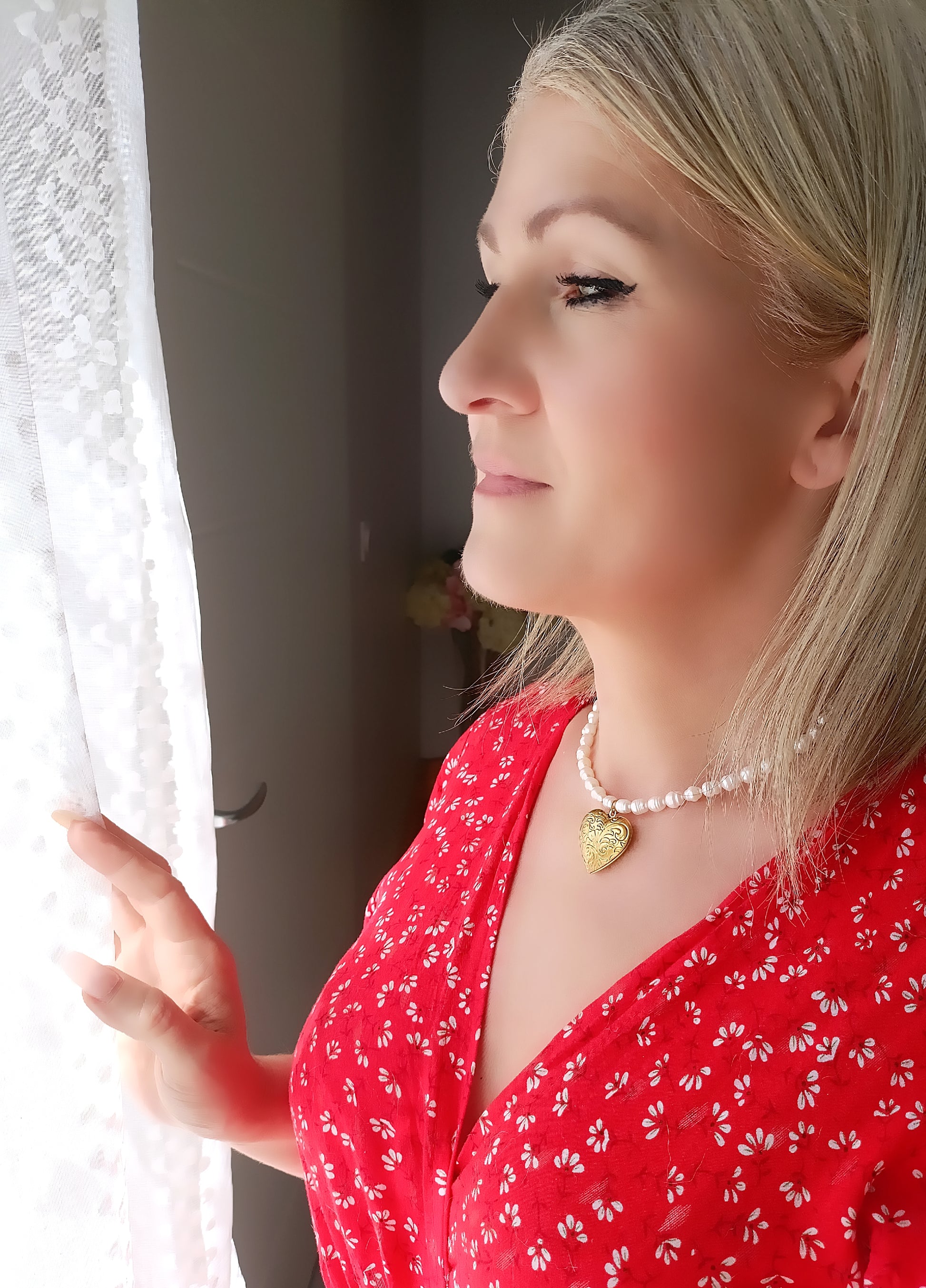 cassolette femme cœur en perles d'eau douce et acier inoxydable, cassolette femme en perles d'eau douce, collier cassolette femme cœur et perles d'eau douce, cassolette bijou rare et unique, site de bijoux femme pas cher, collier femme rare, meilleur site de bijou pour femme, bijoux de créateur pas cher