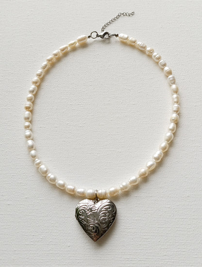Collier Secret / Collier cassolette en perles d'eau douce et pendentif cœur en Acier inoxydable