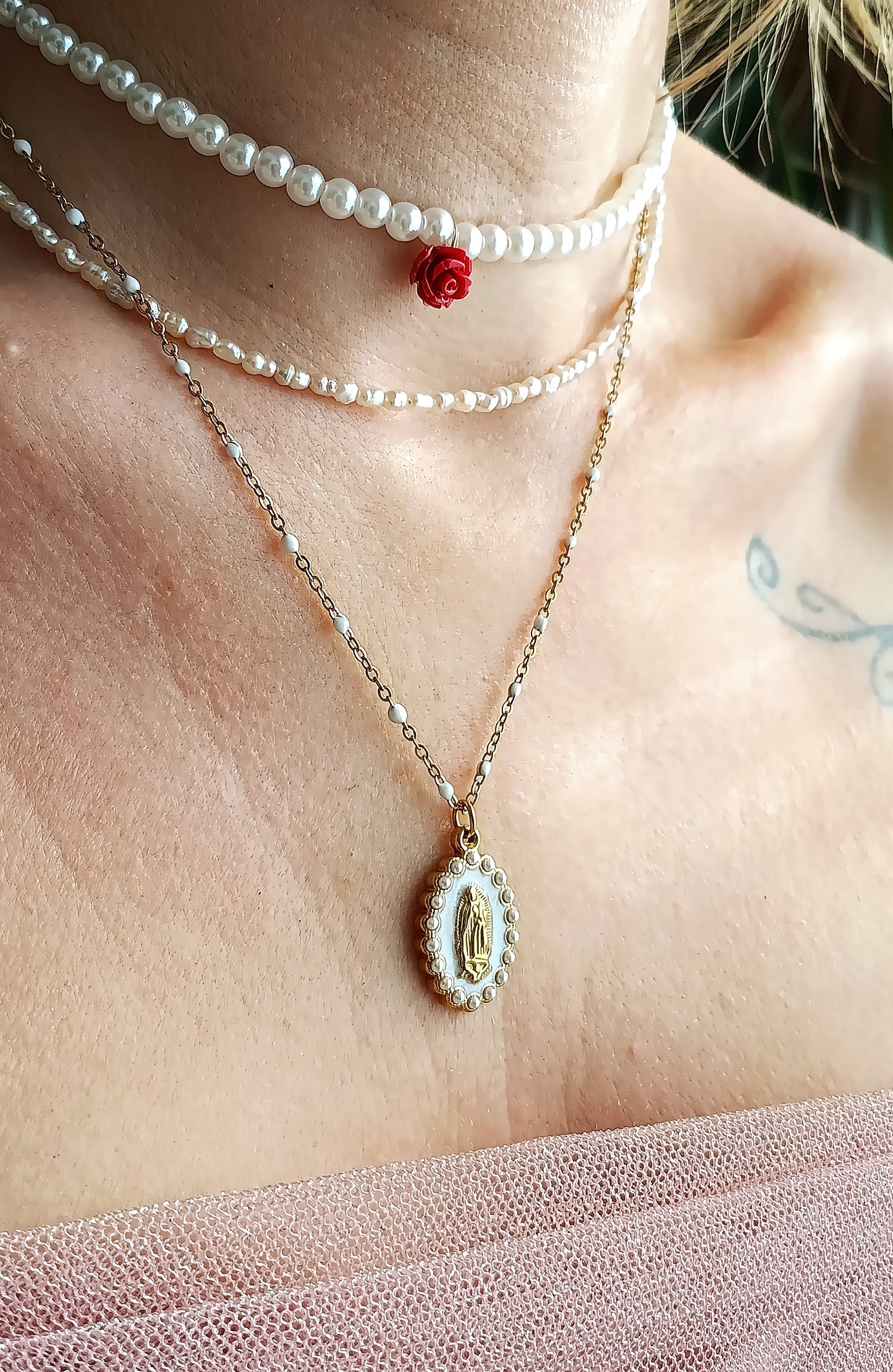 collier femme en perles er rose rouge, collier femme vintage, collier femme Jane Austen, collier femme époque victorienne, bijoux victoriens, bijoux Jane Austen