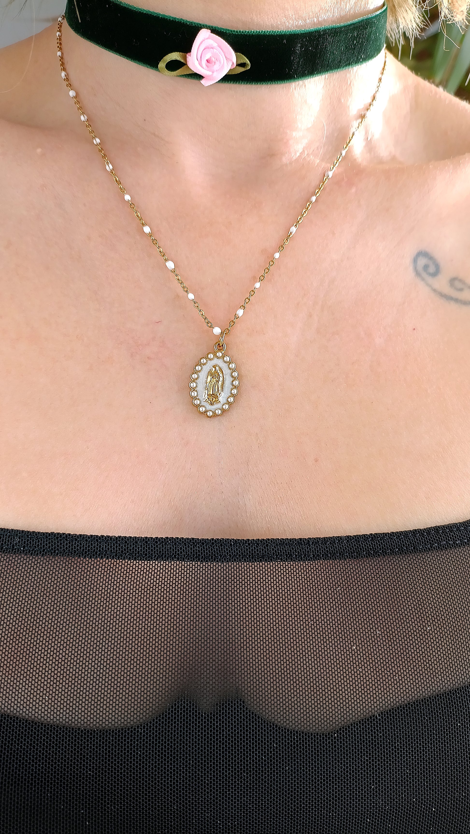 collier femme médaille miraculeuse, médaille miraculeuse collier femme, collier avec une médaille miraculeuse pour femme, collier médaille miraculeuse fantaisie