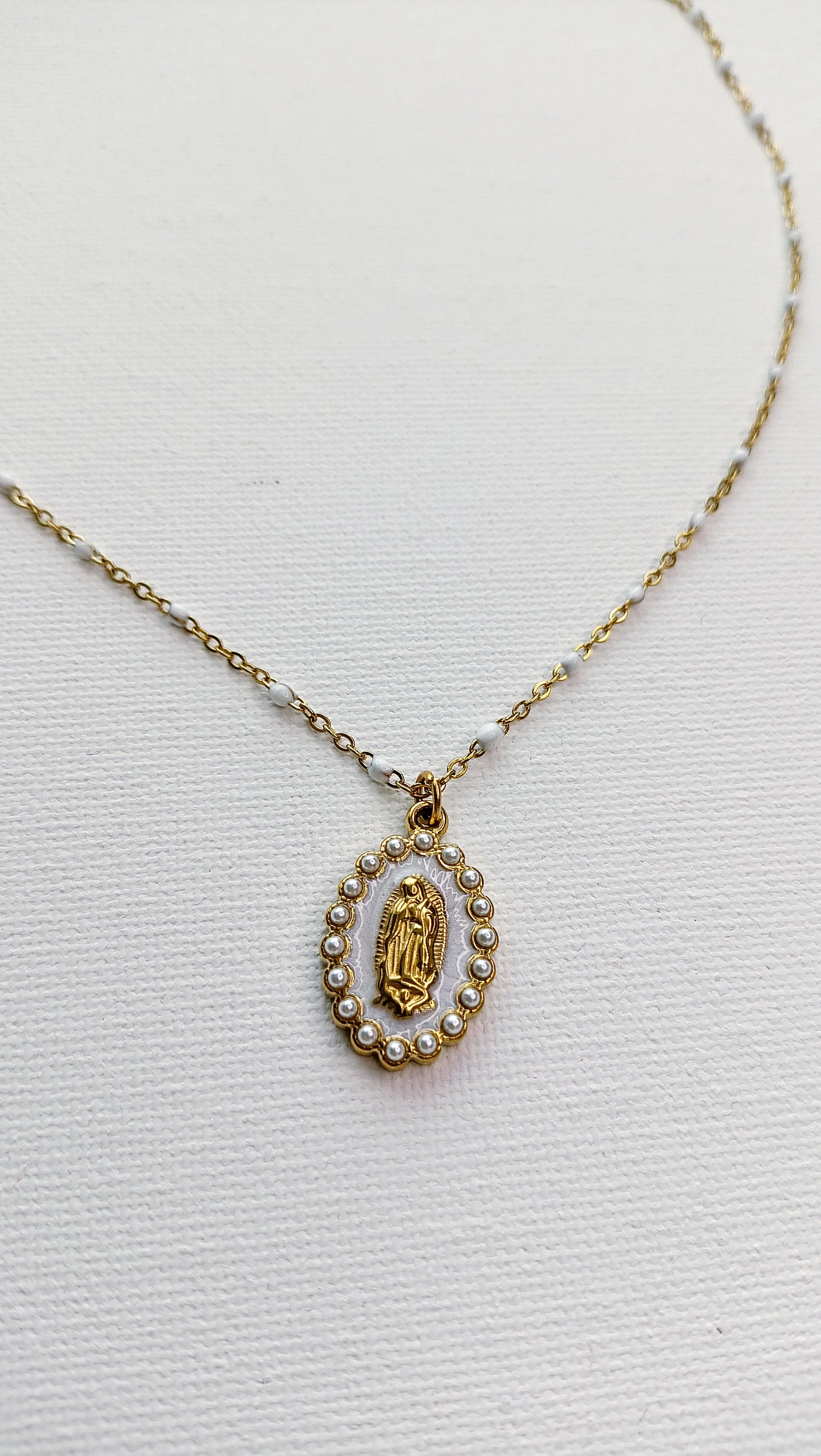 collier femme médaille miraculeuse, médaille miraculeuse collier femme, collier avec une médaille miraculeuse pour femme, collier médaille miraculeuse fantaisie