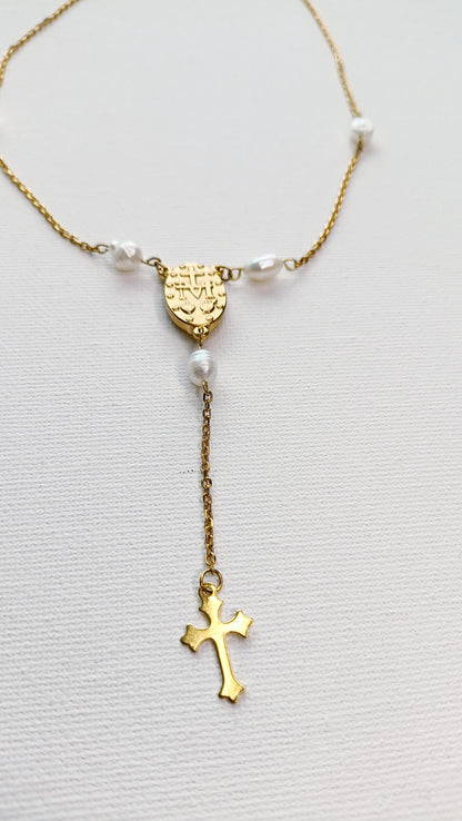 chapelet femme en acier inoxydable et perles d'eau douce, chapelet femme en perles d'eau douce, chapelet fantaisie, chapelet fait en France, bijoux vintage pas cher, bijoux  catholique femme, bijoux catholique pas cher, bijoux catholique original, bijoux avec croix