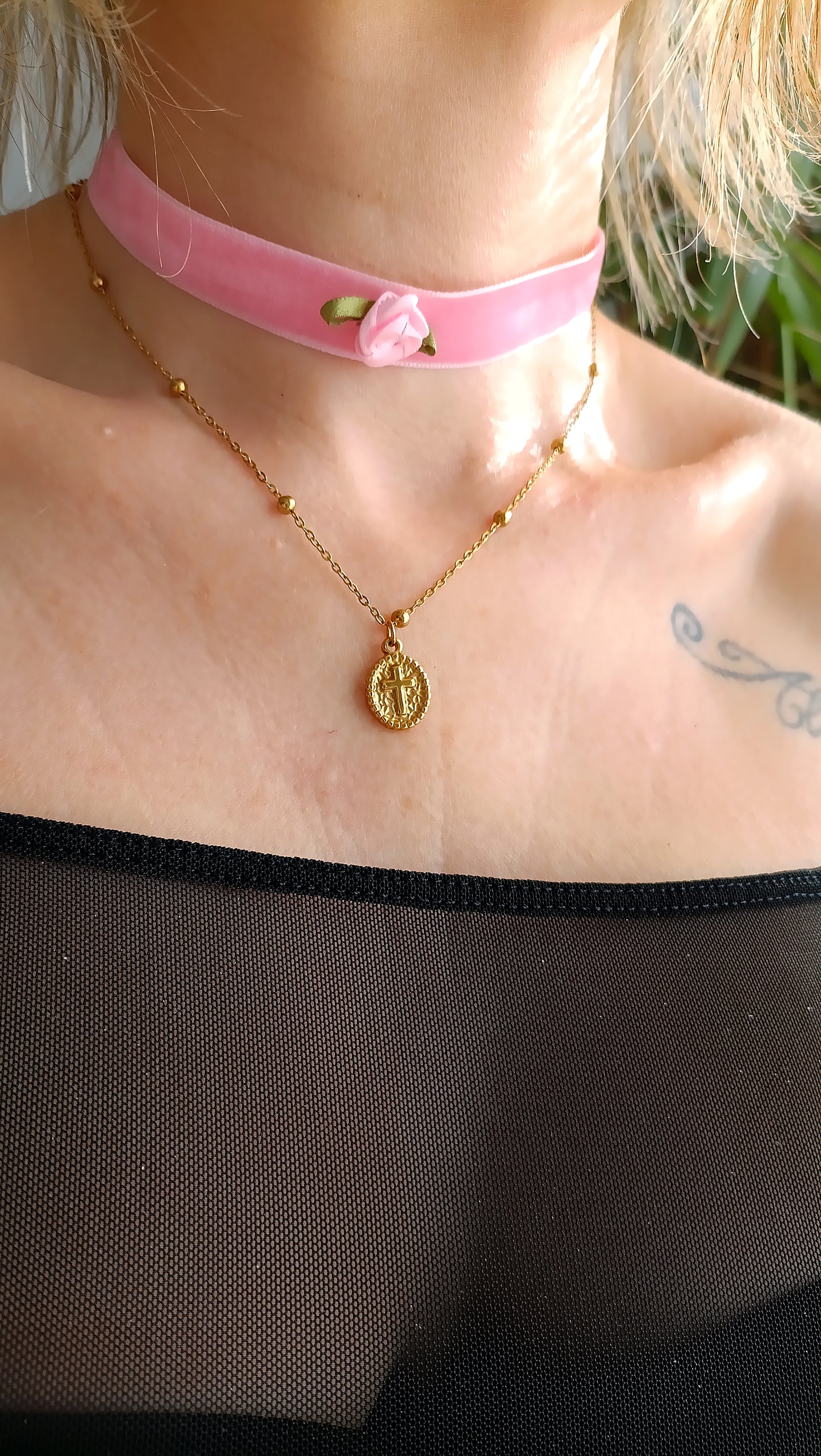 collier religieux, bijoux religieux, bijoux catho modernes,  Bijou communion, Cadeau confirmation, Cadeau fête de la foi, Cadeau profession de foi, Médaille, Mon premier bijou religieux, bijoux de créateur, bijoux religieux de créateurs pas cher