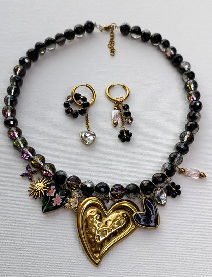 Boucles d'oreilles Black Pearl /  Acier inoxydable, perles de verre et breloques en acier