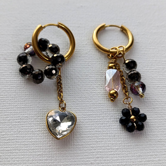 Boucles d'oreilles Black Pearl /  Acier inoxydable, perles de verre et breloques en acier