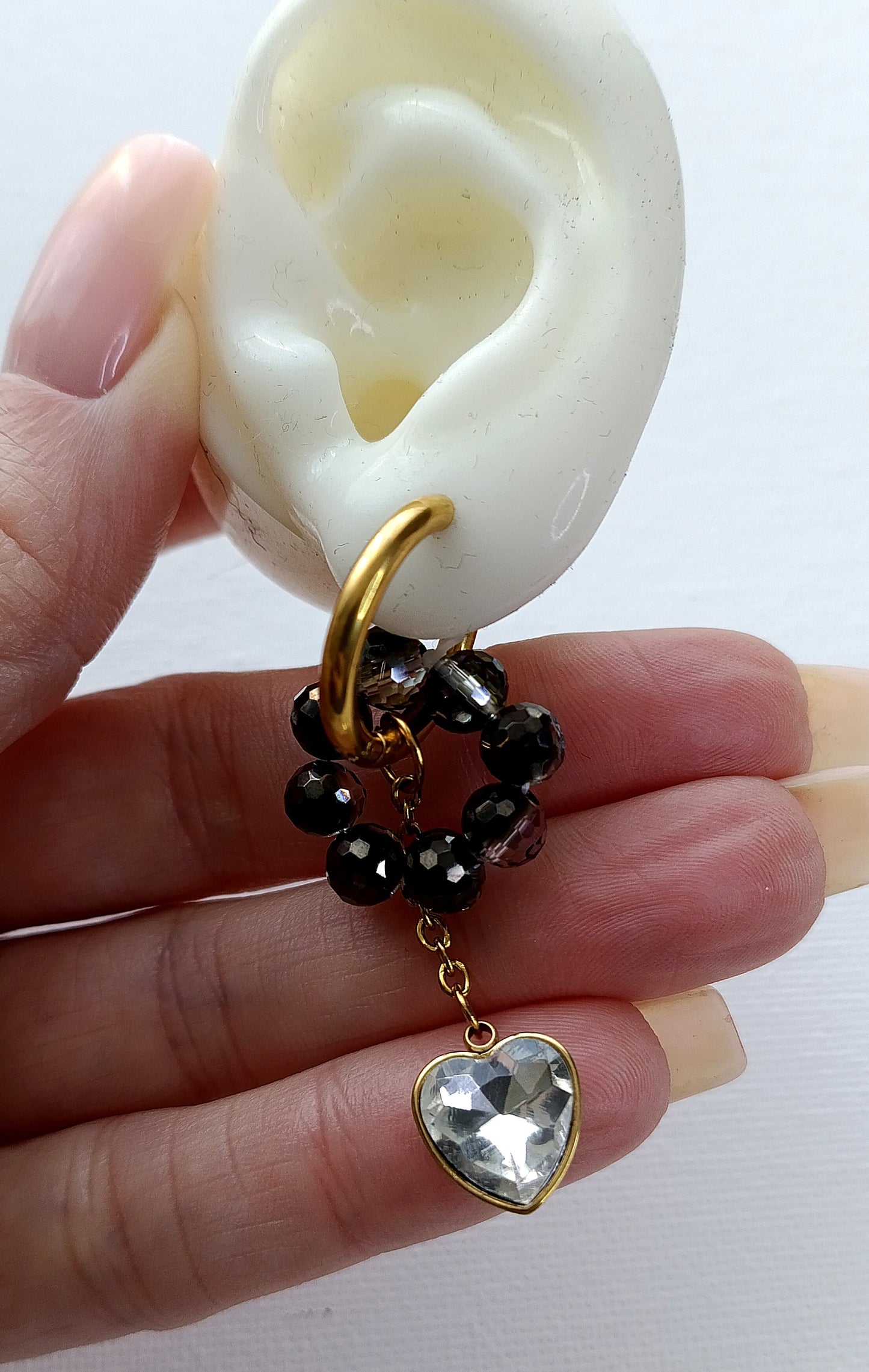 Boucles d'oreilles Black Pearl /  Acier inoxydable, perles de verre et breloques en acier