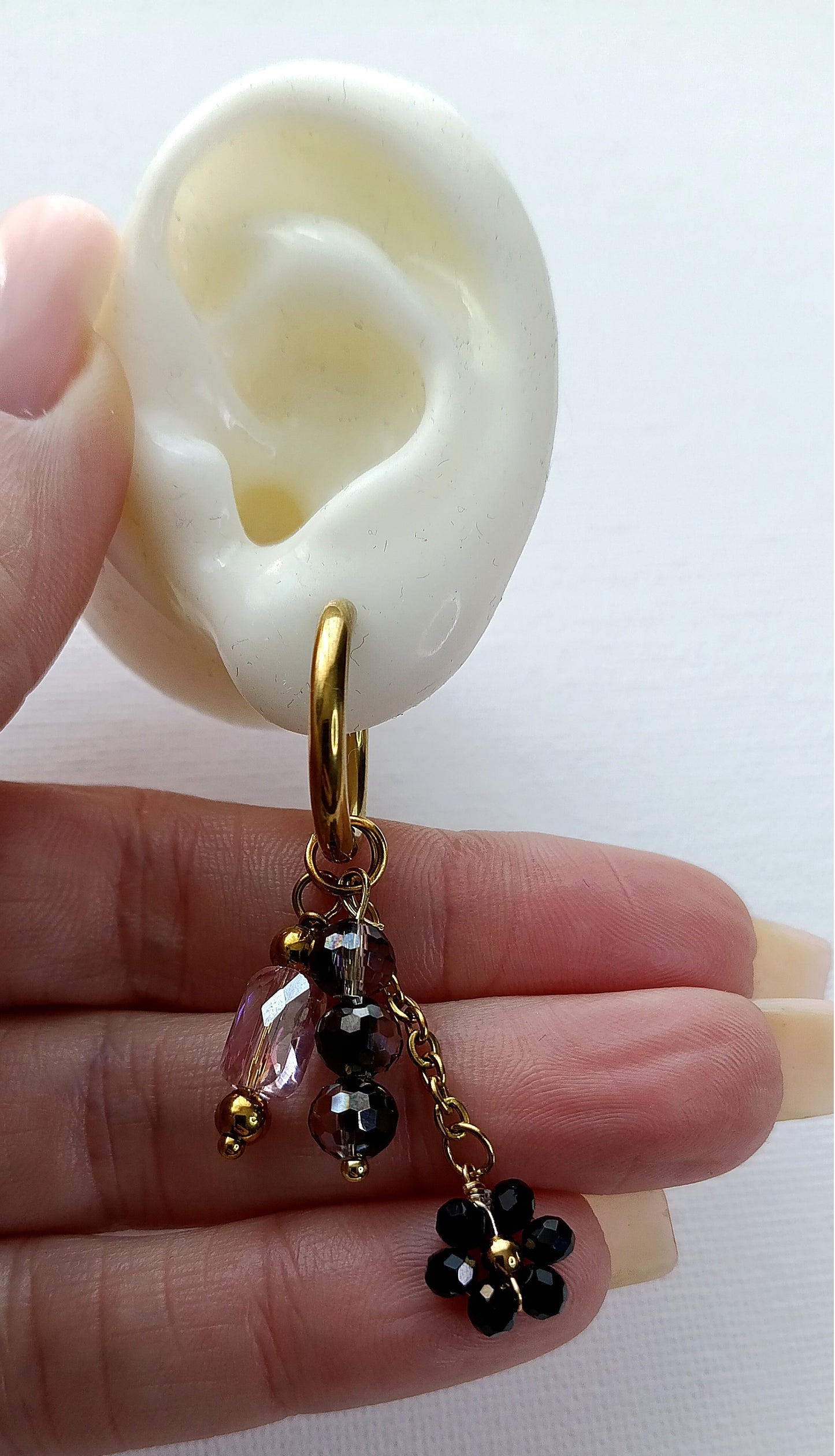 Boucles d'oreilles Black Pearl /  Acier inoxydable, perles de verre et breloques en acier