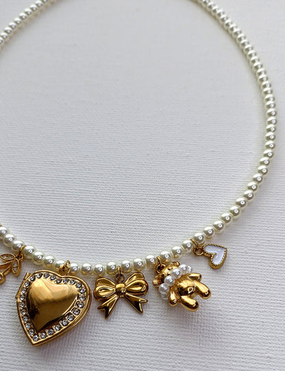 Collier Snow White / Création de collier, Acier inoxydable, perles de verre et breloques en acier