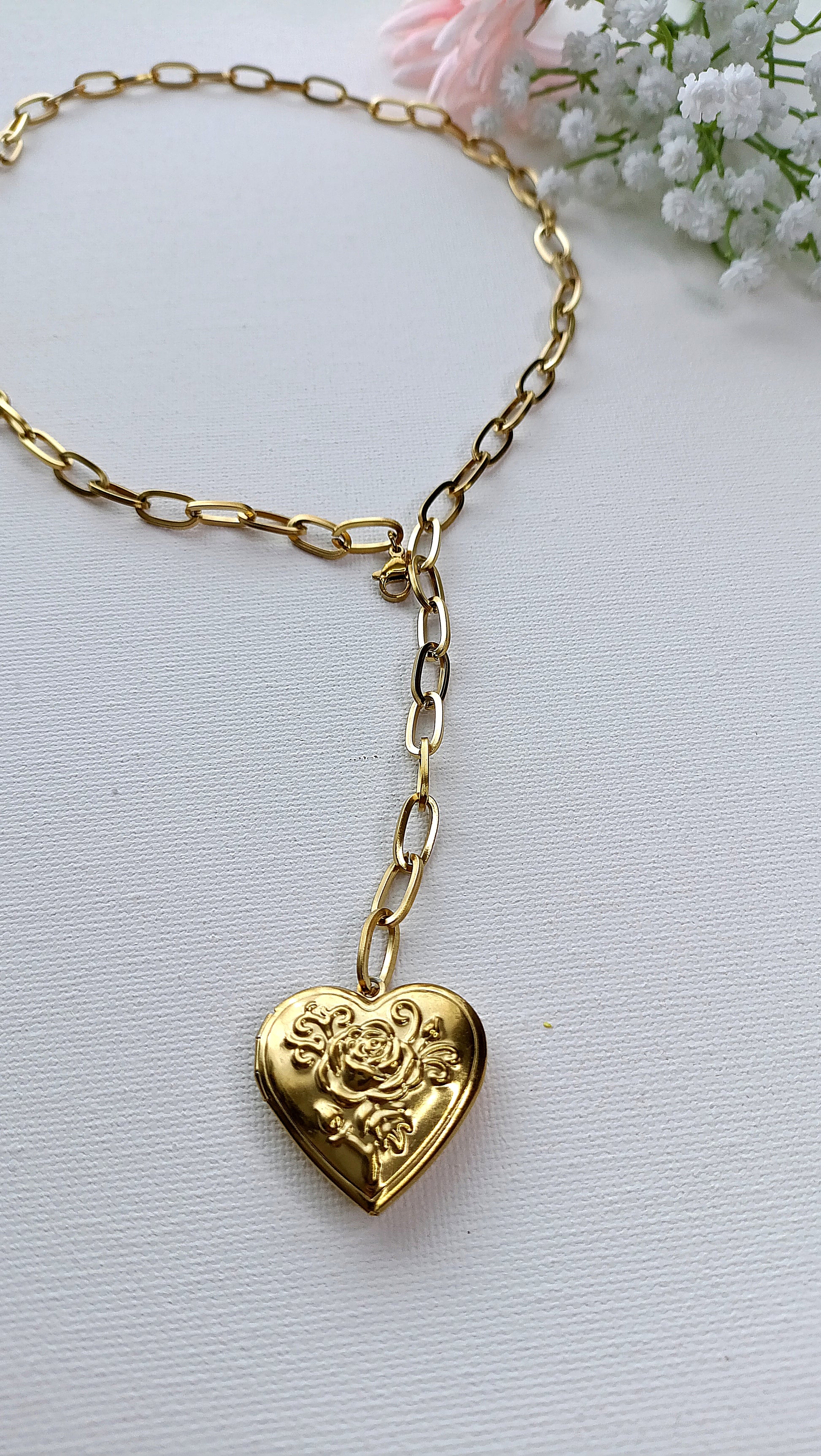 collier cassolette femme, bijoux cassolette femme, collier cassolette moderne, collier cassolette tendance, collier cassolette pas cher, collier cassolette à la mode, collier cassolette en acier inoxydable, collier cassolette de qualité