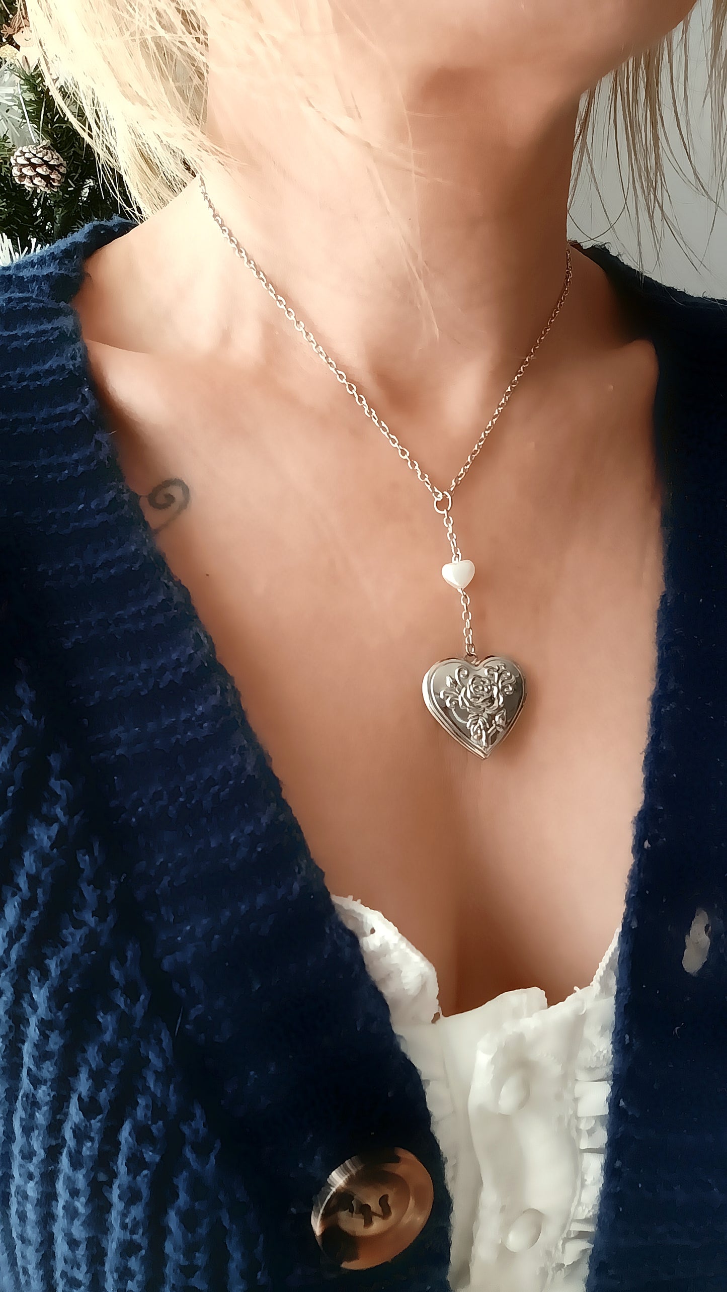 collier cassolette femme original, collier cassolette femme fantaisie, collier cassolette femme pas cher, collier cassolette femme tendance, collier cassolette femme en acier inoxydable, collier cassolette femme moderne, idée cadeau saint valentin, idée cadeau fête des mères