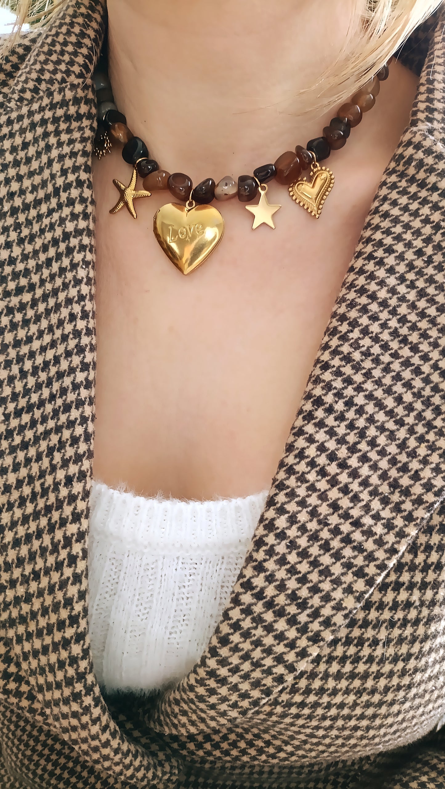 Collier femme à breloques perles marron, collier femme à pendentifs perles marrons, collier femme à charms perles marrons, collier femme en perles d'agate, collier femme agate marron, colliker à charms original, collier à charms pas cher, site de collier à charms femme, collier à pendentifs pas cher, collier à breloques pas cher, collier en agate femme