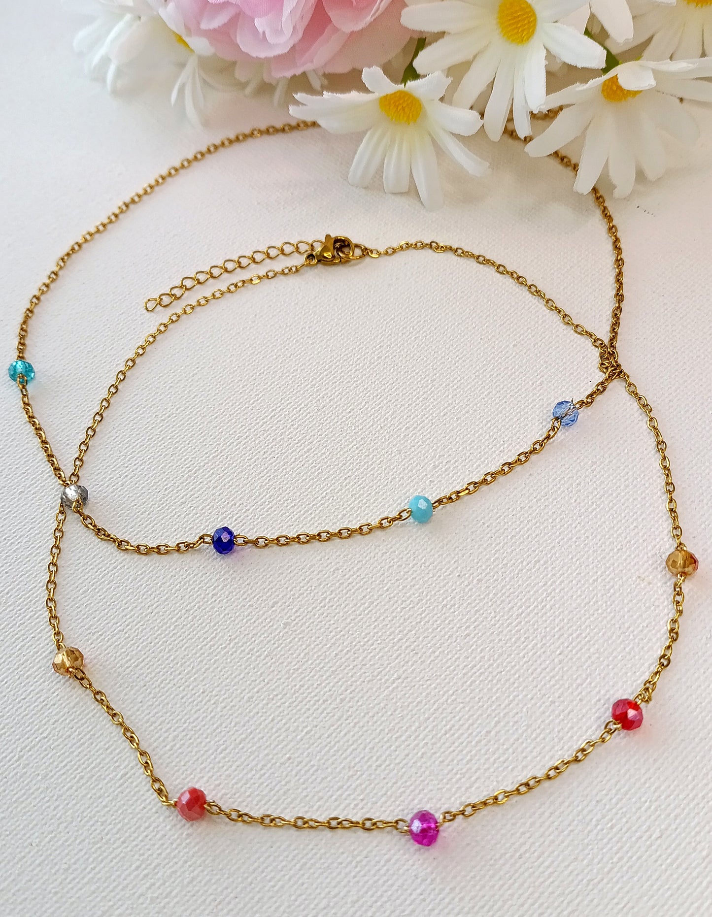 Collier ras de cou femme perles bleues, collier femme en perles bleues, collier femme printemps été 2026, site de bijoux français, site de bijoux de créateur français, bijoux printemps été 2026 pas chers, site de bijoux printemps été 2026 pas chers, colliers femme bohèmes bleus