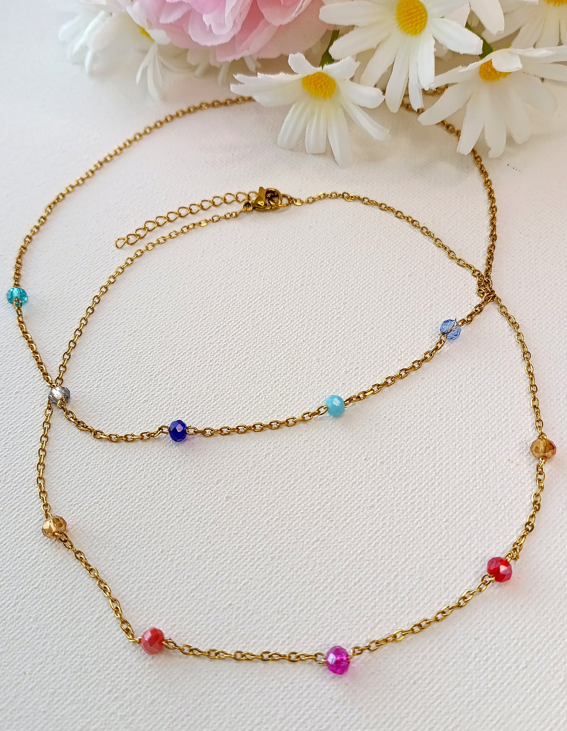 Collier ras de cou femme perles bleues, collier femme en perles bleues, collier femme printemps été 2026, site de bijoux français, site de bijoux de créateur français, bijoux printemps été 2026 pas chers, site de bijoux printemps été 2026 pas chers, colliers femme bohèmes bleus