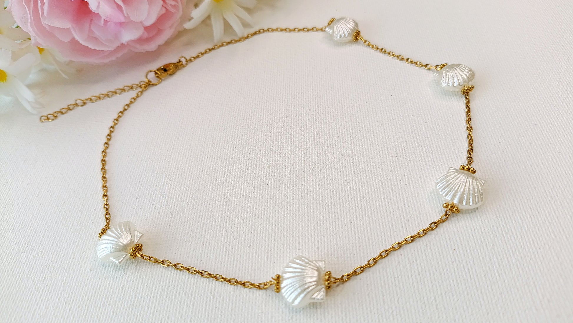 collier femme ras de cou coquillage saint jacques, collier femme printemps été 2026, bijoux femme printemps été 2026pas chers, collier femme de créateur français, bijoux français