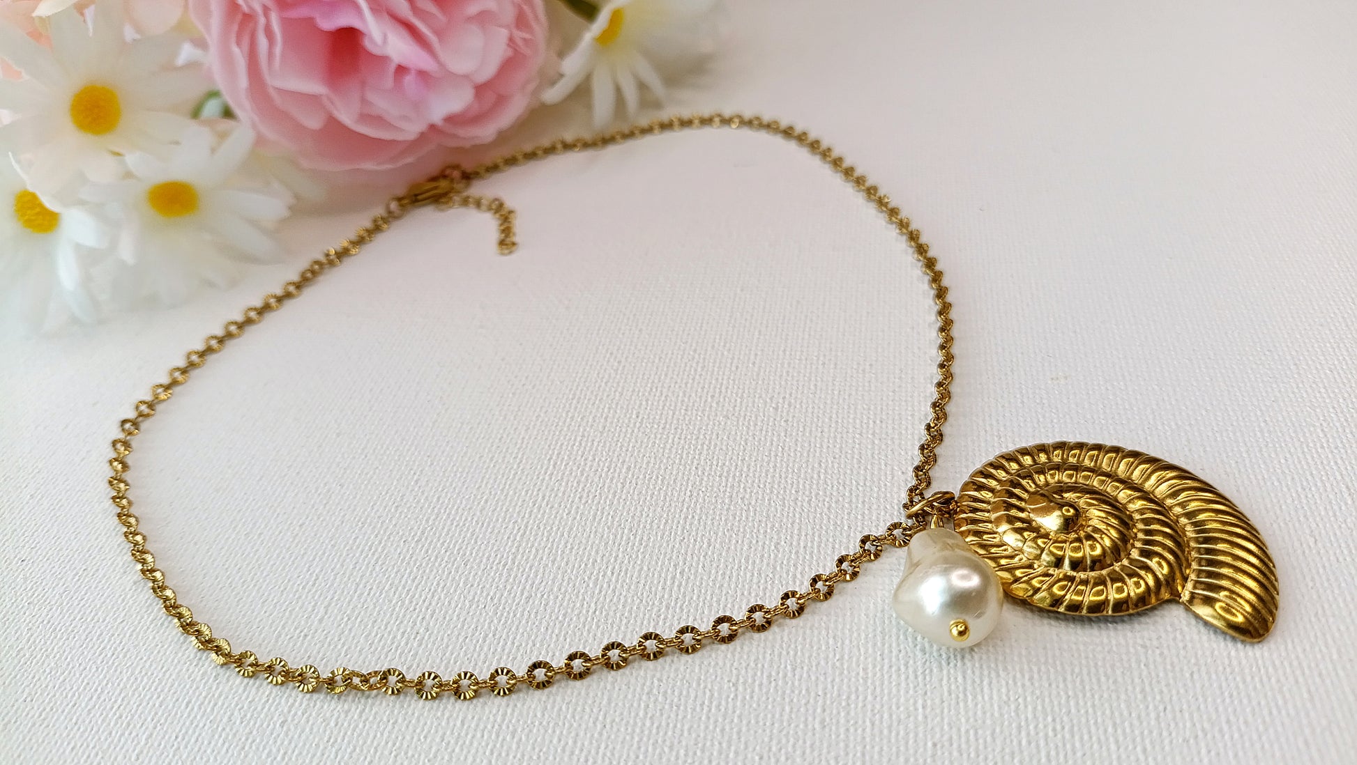collier femme gros coquillage doré pas cher, collier femme gros coquillage, site de bijoux pas chers pour femme, site de bijoux de créateur français, site de bijoux de qualité pas cher, bijoux printemps été 2026 pas chers français