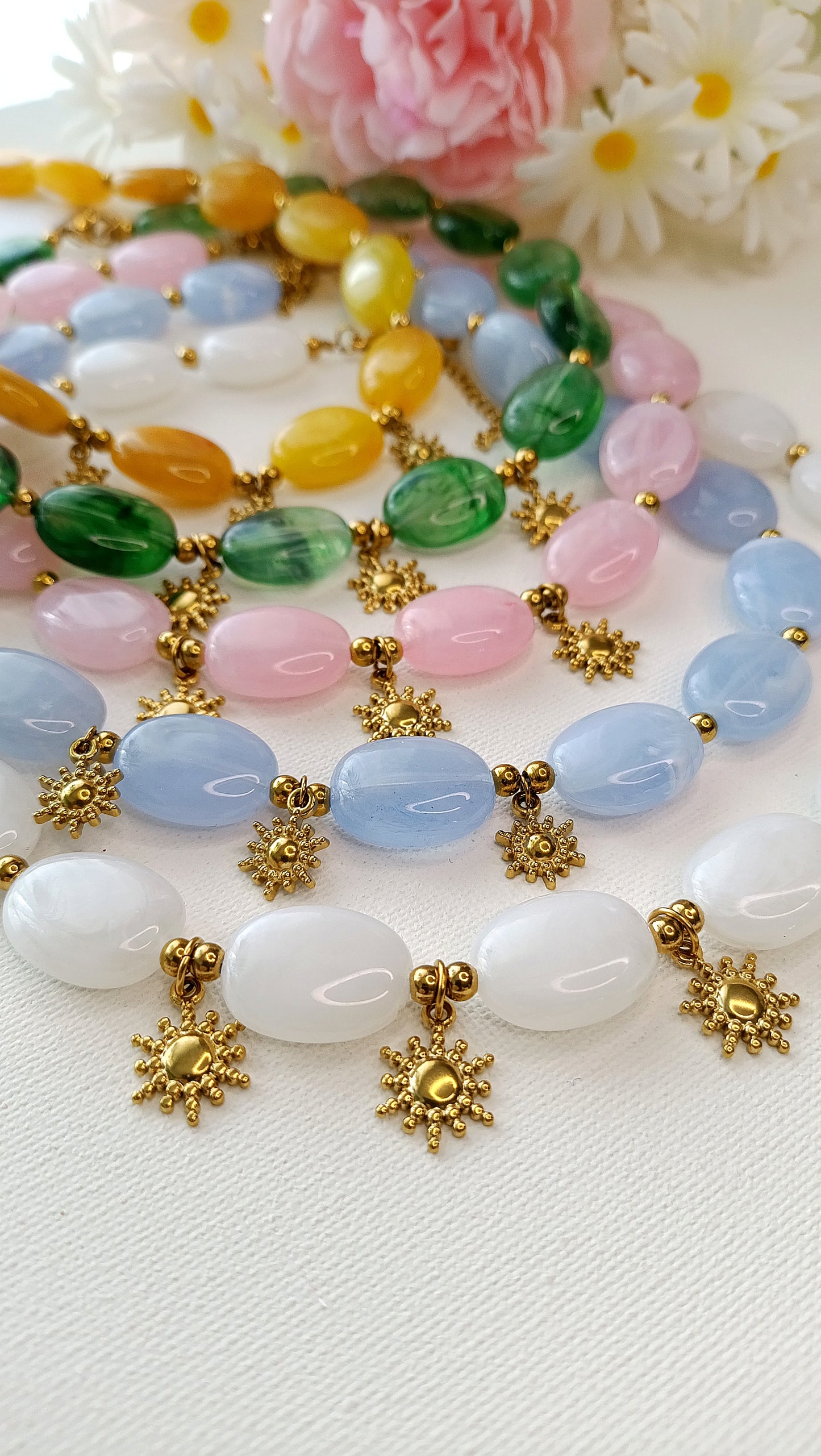 Collier femme grosse perles et soleil, collier femme coloré, collier femme grosses perles colorées, collier femme printemps été 2026 pas cher, bijoux femme printemps été 2026 pas chers, collier femme grosses perles blanches, collier femme grosses perles oranges, collier femme grosse perles roses, collier femme grosses perles bleues, collier femme grosses perles vertes, siyte de bijoux français pas chers, site de bijoux acier pas chers françaisn site de bijoux été 2026