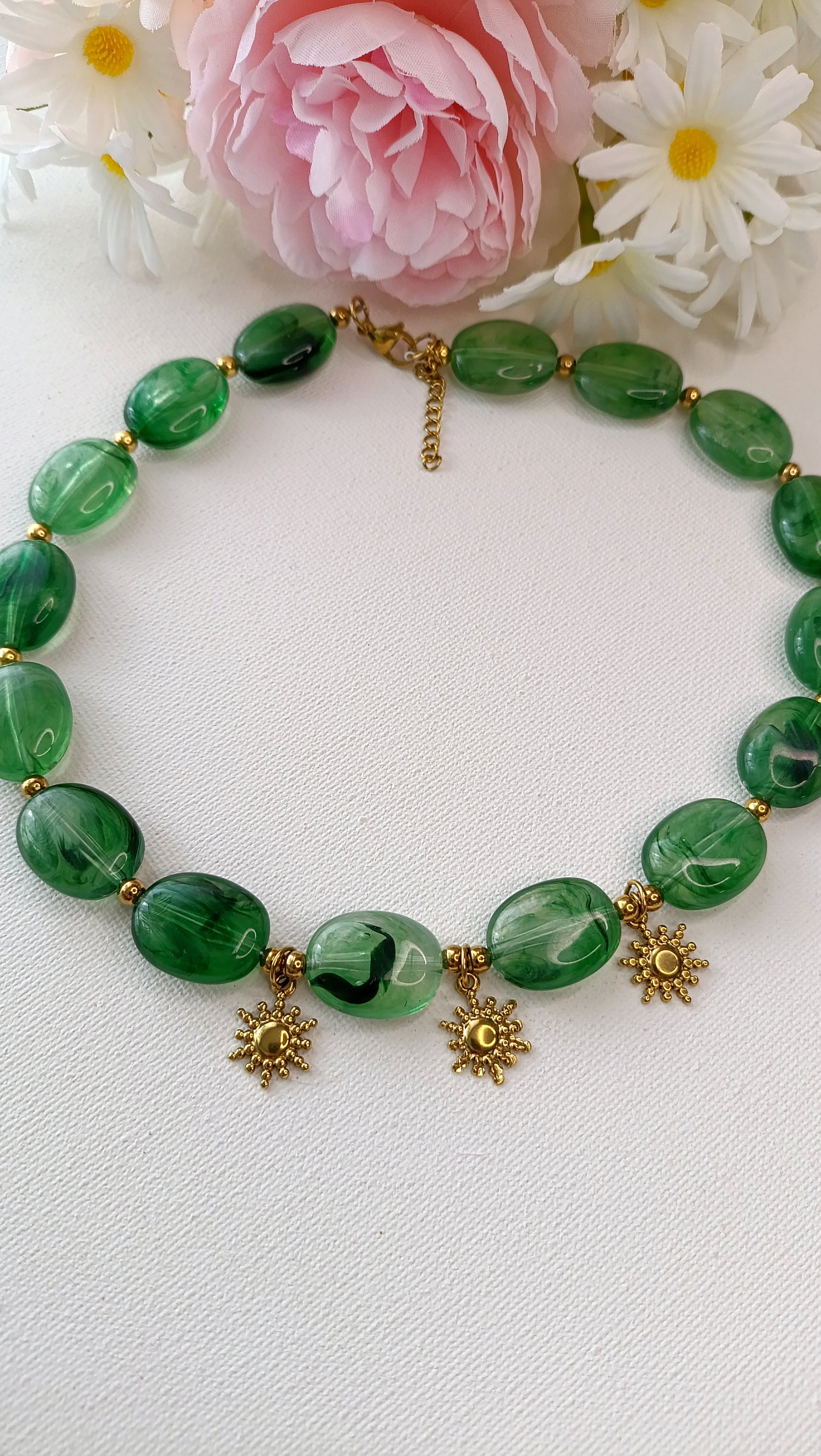 Collier femme grosse perles et soleil, collier femme coloré, collier femme grosses perles colorées, collier femme printemps été 2026 pas cher, bijoux femme printemps été 2026 pas chers, collier femme grosses perles blanches, collier femme grosses perles oranges, collier femme grosse perles roses, collier femme grosses perles bleues, collier femme grosses perles vertes, siyte de bijoux français pas chers, site de bijoux acier pas chers françaisn site de bijoux été 2026