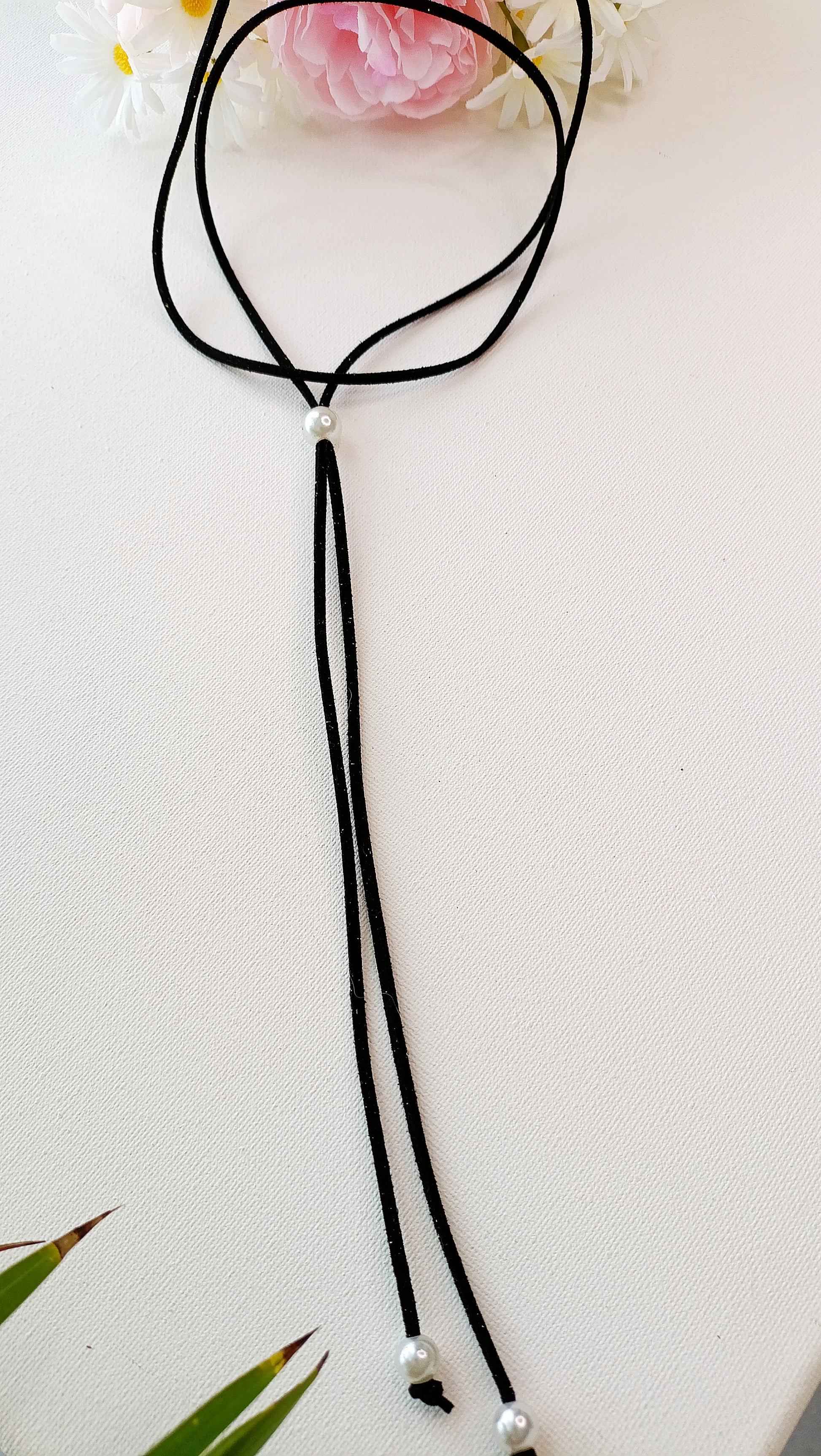 collier à cordon long et perles femme, collier à cordon noir et perles femme, collier à cordon bleu femme , collier à cordon rose femme, collier à cordon long, bijoux printemps été 2026 pas chers , bijoux printemps été 2026 de qualité, site de bijoux de créateur pas cher, site de bijoux pas cher été 2026