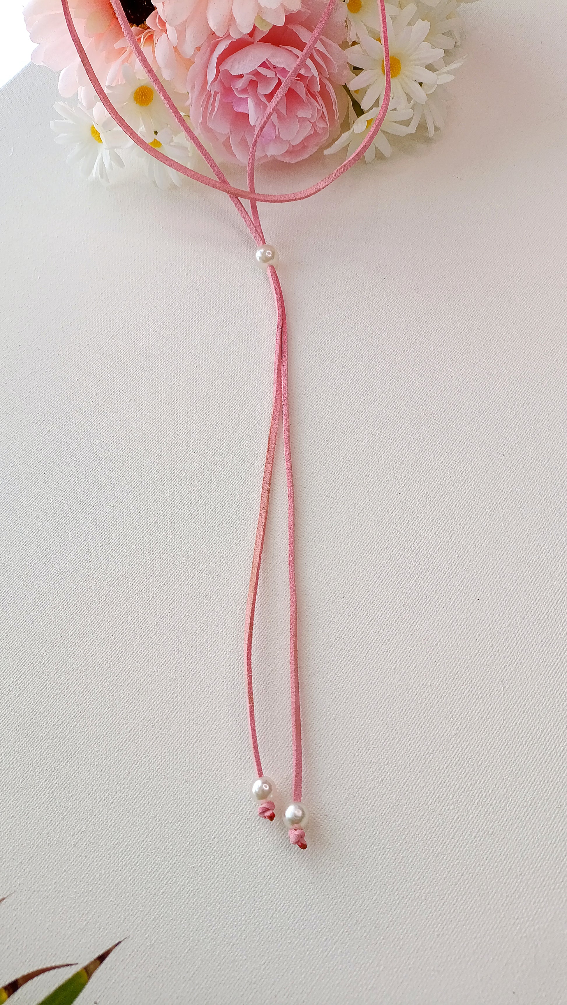collier à cordon long et perles femme, collier à cordon noir et perles femme, collier à cordon bleu femme , collier à cordon rose femme, collier à cordon long, bijoux printemps été 2026 pas chers , bijoux printemps été 2026 de qualité, site de bijoux de créateur pas cher, site de bijoux pas cher été 2026