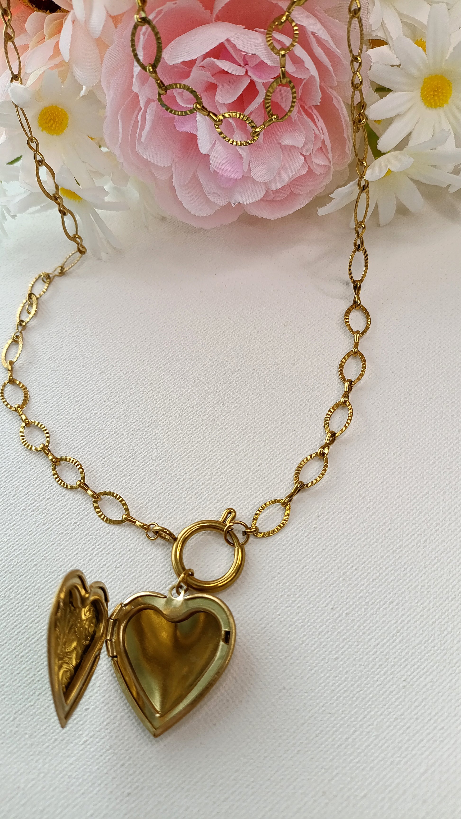 Cassolette femme acier inoxydable avec pendentif cœur, collier femme cassolette en acier inoxydable, cassolette femme cœur, bijoux printemps été femme as chers, site de bijoux femme en acier inoxydable pas cher, site de bijoux de créateur pas cher, créateur de bijoux français