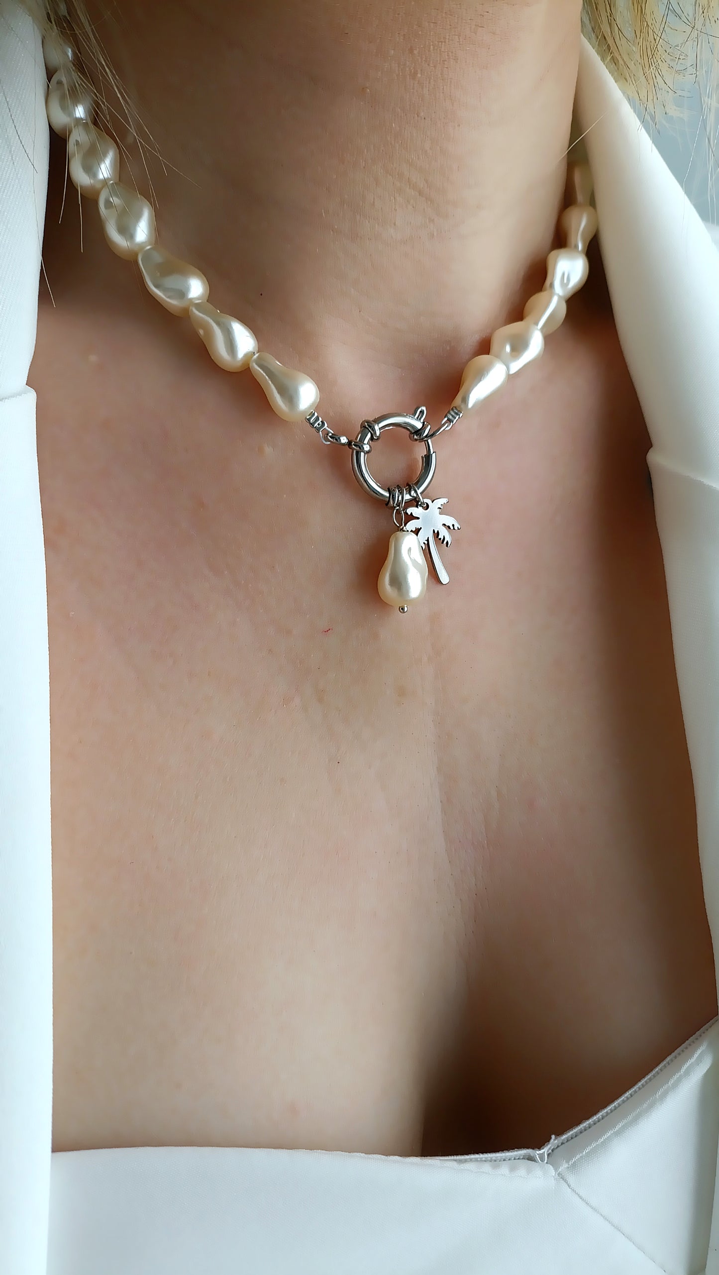 Collier femme grosses perles blanches, pendentifs perle et palmier interchangeables, bijoux femme printemps été 2026 pas chers, site de bijoux femme pas chers, bijoux français pas chers, bijoux femme été 2026 pas chers, bijoux français, site de bijoux acier français, bijoux de créateur français, site de bijoux femme pas cher acier inox, site de bijoux acier inox pas cher, site de bijoux acier pas chers, site de bijoux été 2026 pas chers