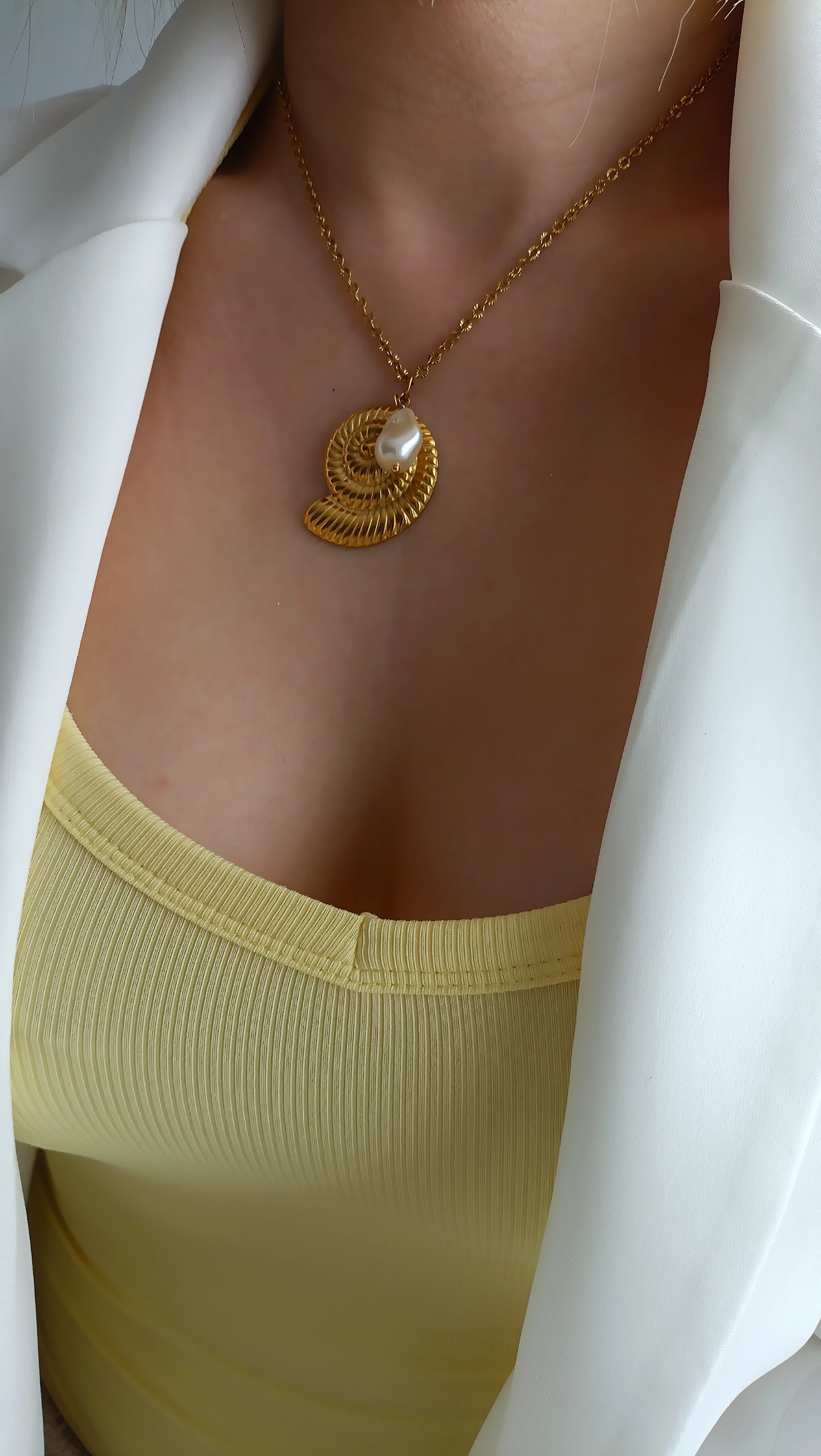 collier femme gros coquillage doré pas cher, collier femme gros coquillage, site de bijoux pas chers pour femme, site de bijoux de créateur français, site de bijoux de qualité pas cher, bijoux printemps été 2026 pas chers français