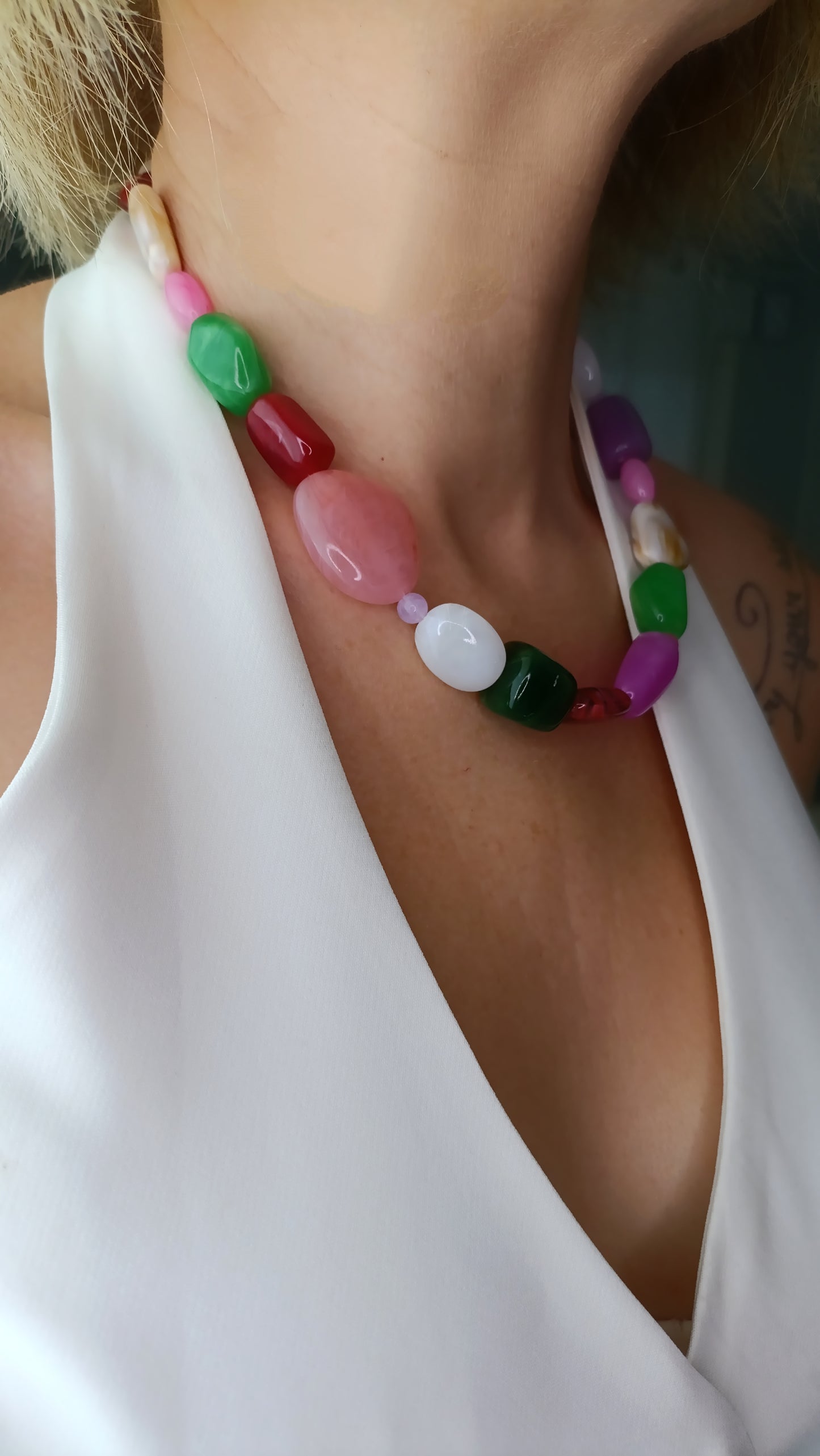 collier grosses perles colorées femme, collier femme grosses perles, collier femme grosses perles de couleurs, collier sezanne, collier femme vintage, collier femme années 70, collier femme années 80, collier femme à grosses perles, collier femme à grande perles