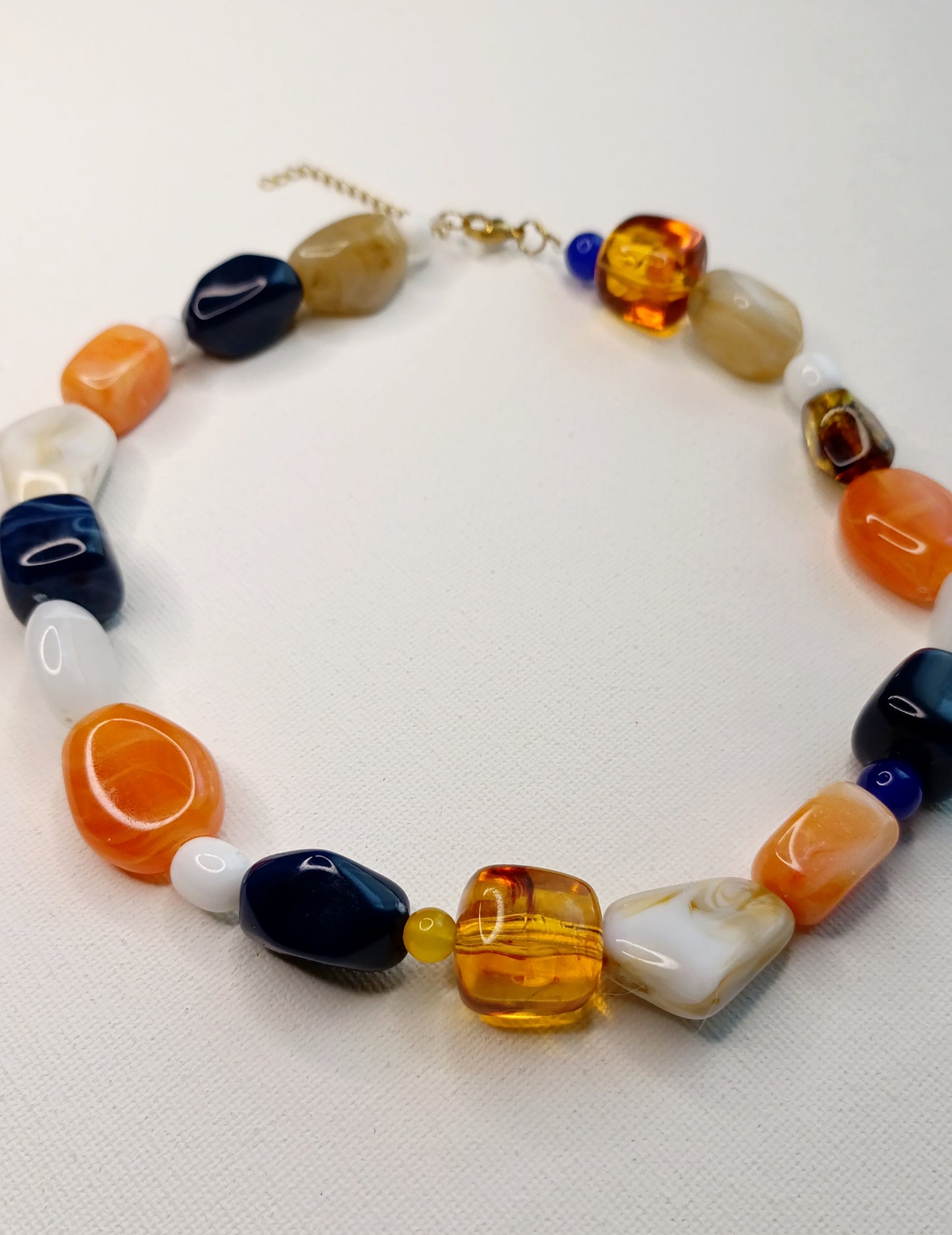 collier femme grosses perles, collier femme à grosses perles colorées, collier femme coloré, collier femme vintage grosses perles, collier femme sezanne, collier femme rare, collier femme de créateur français, collier femme artisanal français, collier femme grandes perles, collier femme grandes perles colorées, 