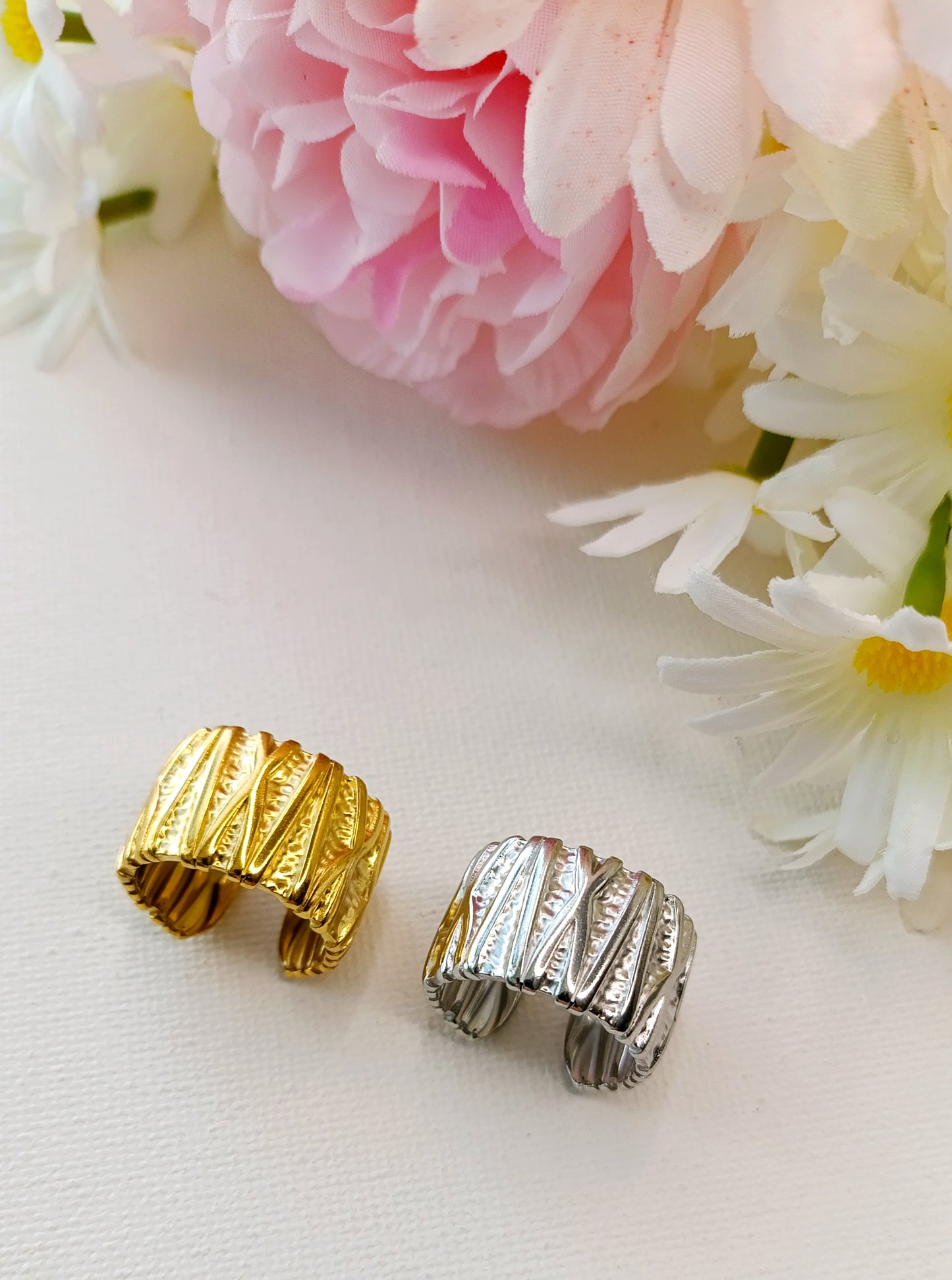 bague femme en acier inoxydable doré or, bague femme en acier inox plaqué or, bague femme fantaisie, bagues femme originales, bagues femme de qualité, bague femme pas chères, bagues femme en acier inox pas chères, bague femme, bague femme unique by m, bague femme aparanjan, bague femme musardise, bague femme manège à bijoux, bagues femme my house of jewels, bague femme bijoux brigitte, bagues femme très belles, bagues femme résistantes, bagues femme qu'on ne voit pas partout 