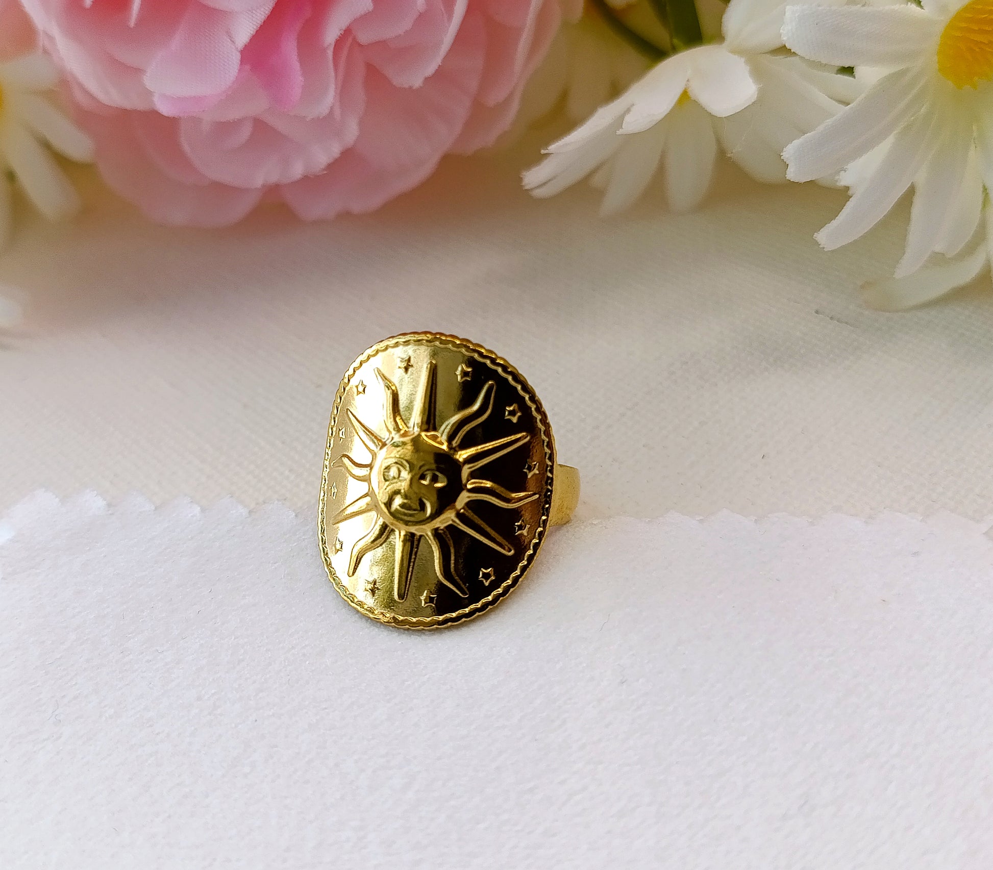 bague femme en acier inoxydable doré or, bague femme en acier inox plaqué or, bague femme fantaisie, bagues femme originales, bagues femme de qualité, bague femme pas chères, bagues femme en acier inox pas chères, bague femme, bague femme unique by m, bague femme aparanjan, bague femme musardise, bague femme manège à bijoux, bagues femme my house of jewels, bague femme bijoux brigitte, bagues femme très belles, bagues femme résistantes, bague soleil femme acier