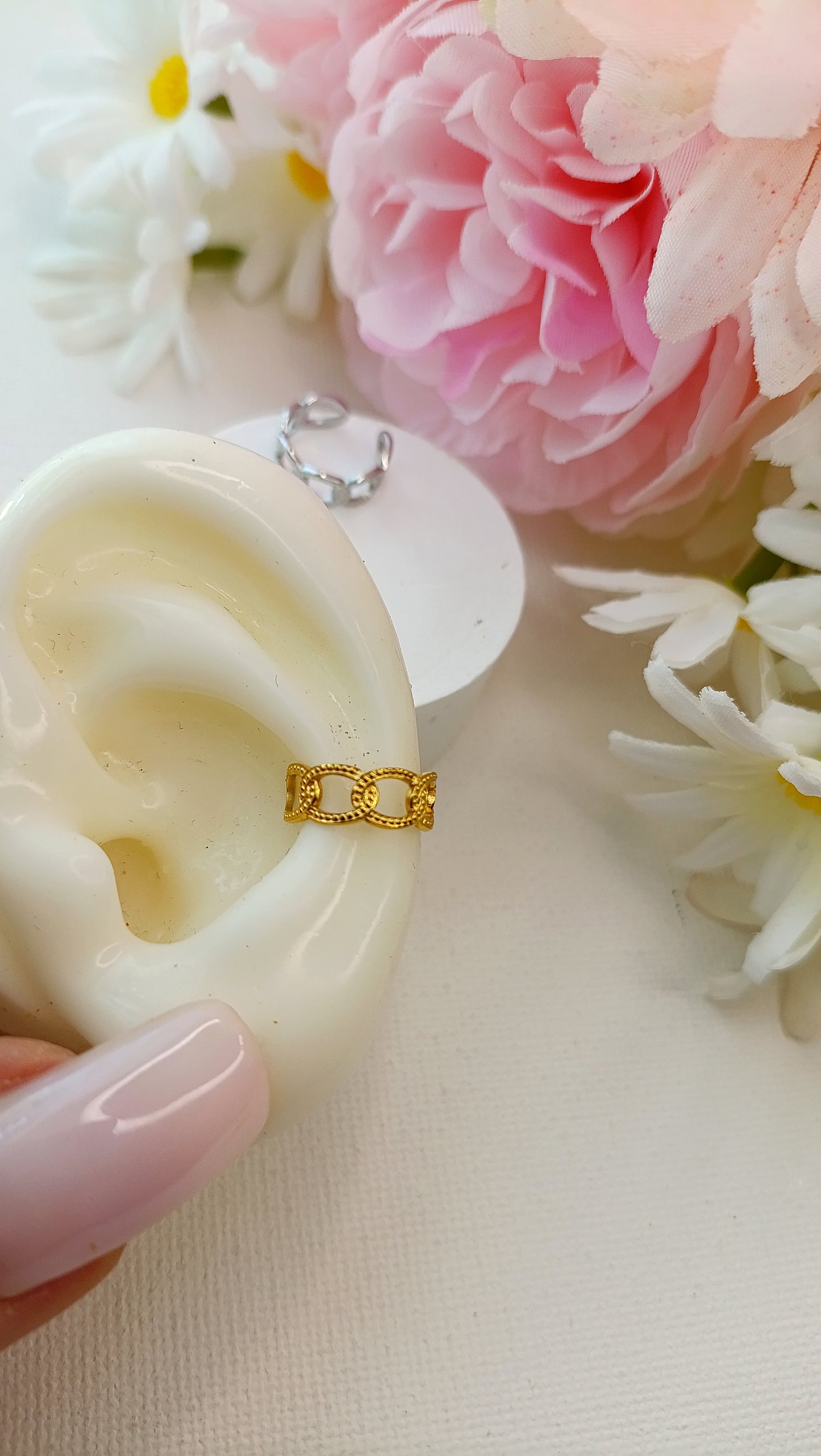 bague d'oreille ear cuff femme en acier inoxydable, bague d'oreille ear cuff femme en acier inox plaqué or, bague d'oreille ear cuff femme fantaisie, bague d'oreille ear cuff femme originales, ear cuff femme de qualité, bague d'oreille femme pas chères, ear cuff femme en acier inox pas chères, bague d'oreille femme, bague d'oreille femme aparanjan, ear cuff femme musardise, bague d'oreille femme musardise, bague d'oreille hypoallergénique en acier, ear cuff hypoallergénique en acier
