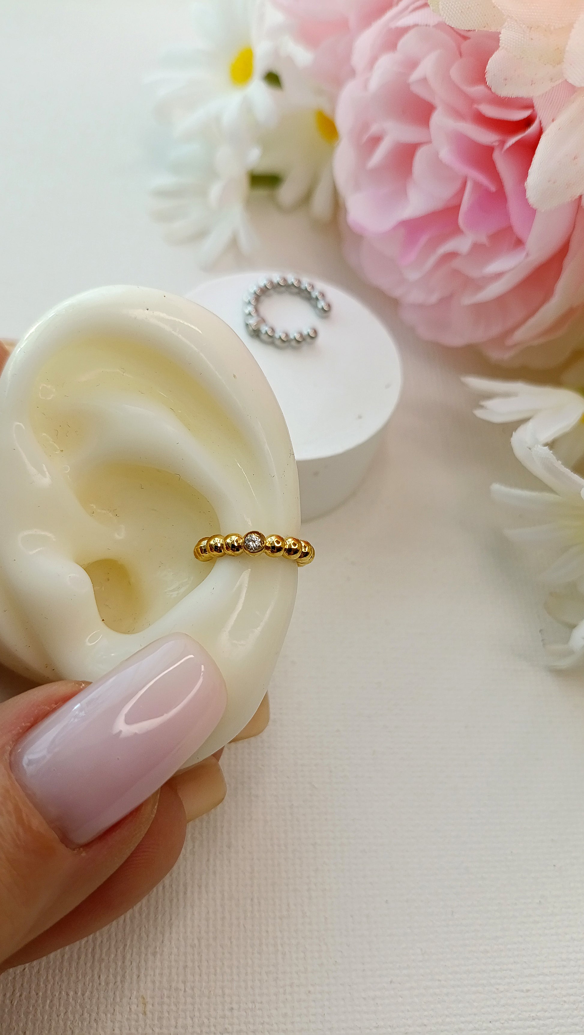 bague d'oreille ear cuff femme en acier inoxydable, bague d'oreille ear cuff femme en acier inox plaqué or, bague d'oreille ear cuff femme fantaisie, bague d'oreille ear cuff femme originales, ear cuff femme de qualité, bague d'oreille femme pas chères, ear cuff femme en acier inox pas chères, bague d'oreille femme, bague d'oreille femme aparanjan, ear cuff femme musardise, bague d'oreille femme musardise, bague d'oreille hypoallergénique en acier, ear cuff hypoallergénique en acier