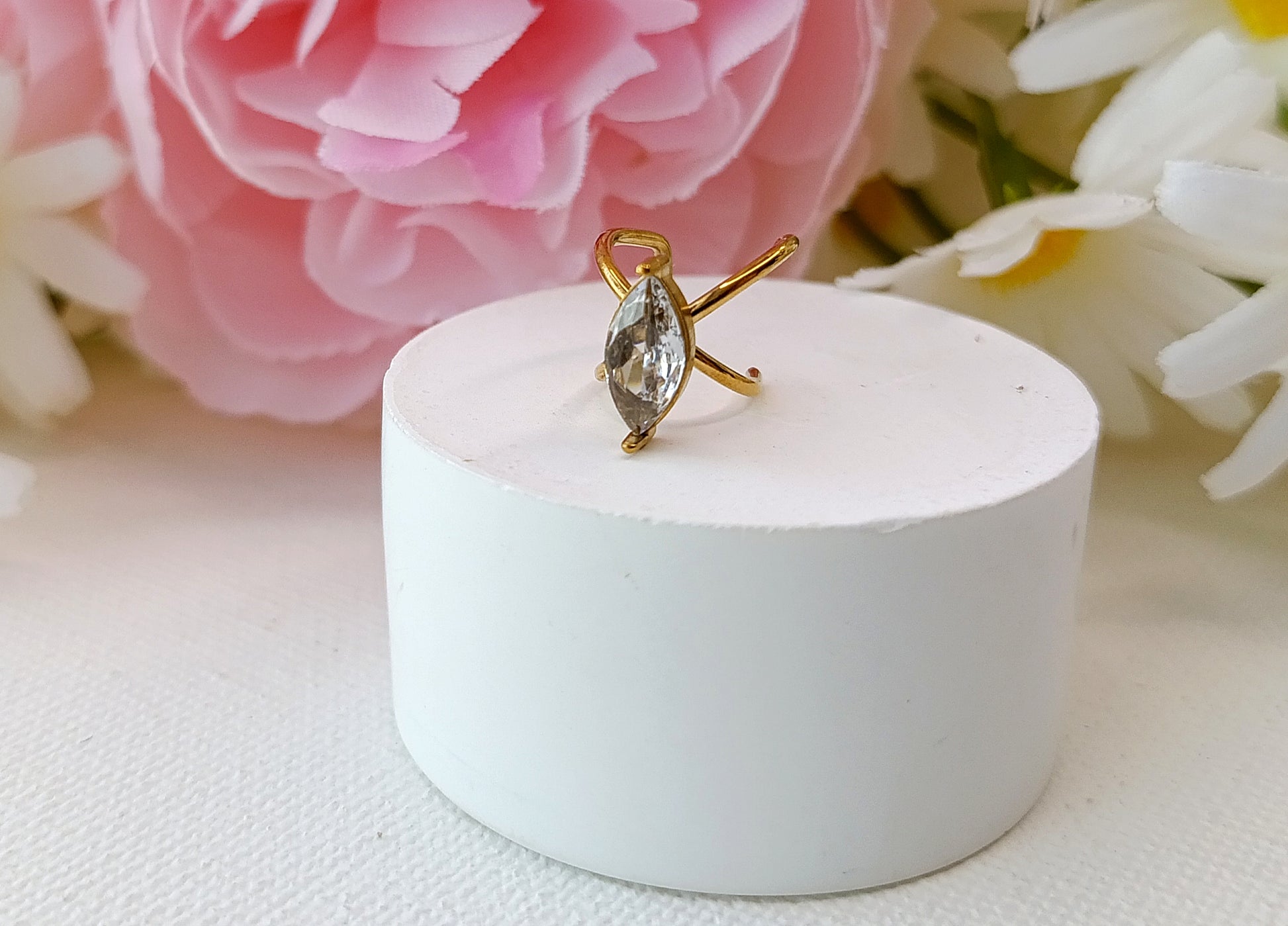 bague d'oreille ear cuff femme en acier inoxydable, bague d'oreille ear cuff femme en acier inox plaqué or, bague d'oreille ear cuff femme fantaisie, bague d'oreille ear cuff femme originales, ear cuff femme de qualité, bague d'oreille femme pas chères, ear cuff femme en acier inox pas chères, bague d'oreille femme, bague d'oreille femme aparanjan, ear cuff femme musardise, bague d'oreille femme musardise, bague d'oreille hypoallergénique en acier, ear cuff hypoallergénique en acier