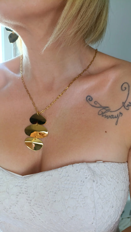 parure de bijoux femme plaqué or, collier et boucles d'oreilles acier inox femme, parure de bijoux p=acier inox femme pas cher, parure de bijoux pas cher de créateur, parure de bijoux rares, bijoux français rares, bijoux français de qualité, 