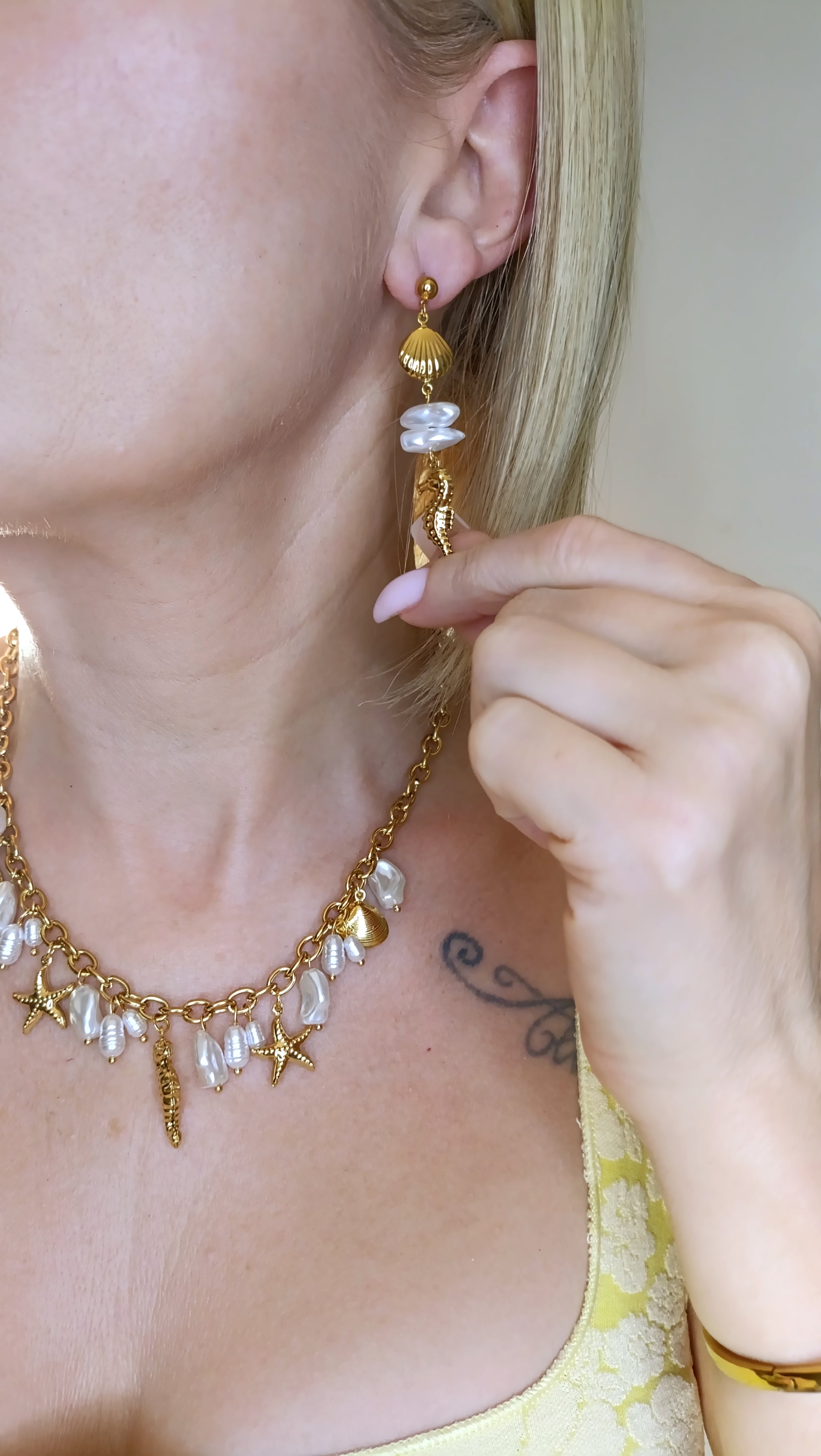 Collier femme plaqué or coquillages, collier femme plaqué or perles et coquillage, parure en acier inoxydable pas cher, parure femme plaqué or pas cher