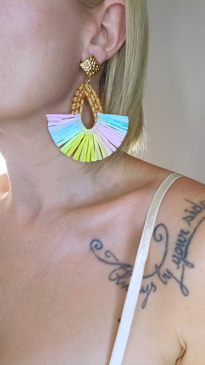 boucles d'oreilles en raphia et acier inoxydable, boucles d'oreilles femme en raphia pas cher, boucles d'oreilles en raphia originales, boucles d'oreilles en raphia de qualité, boucles d'oreilles en raphia et acier inox pas cher, boucles femme en raphia français