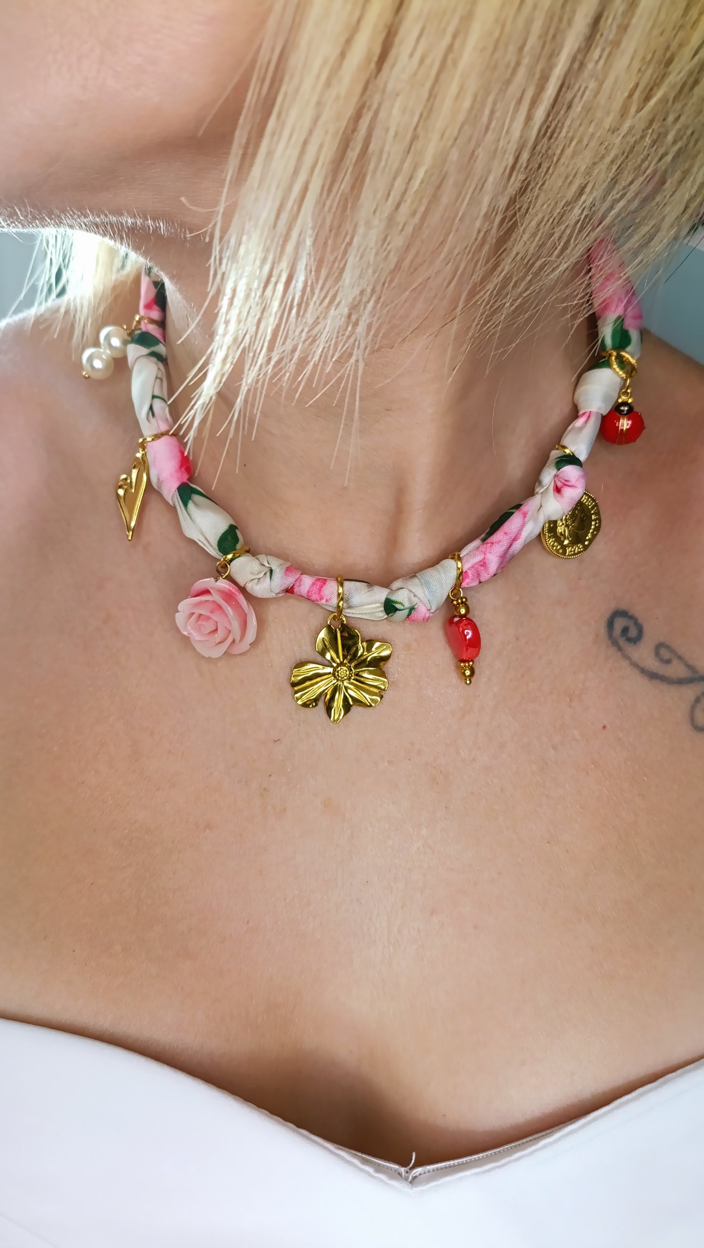 Collier foulard Rendez-vous /  Acier inoxydable, collier foulard en tissu à charms
